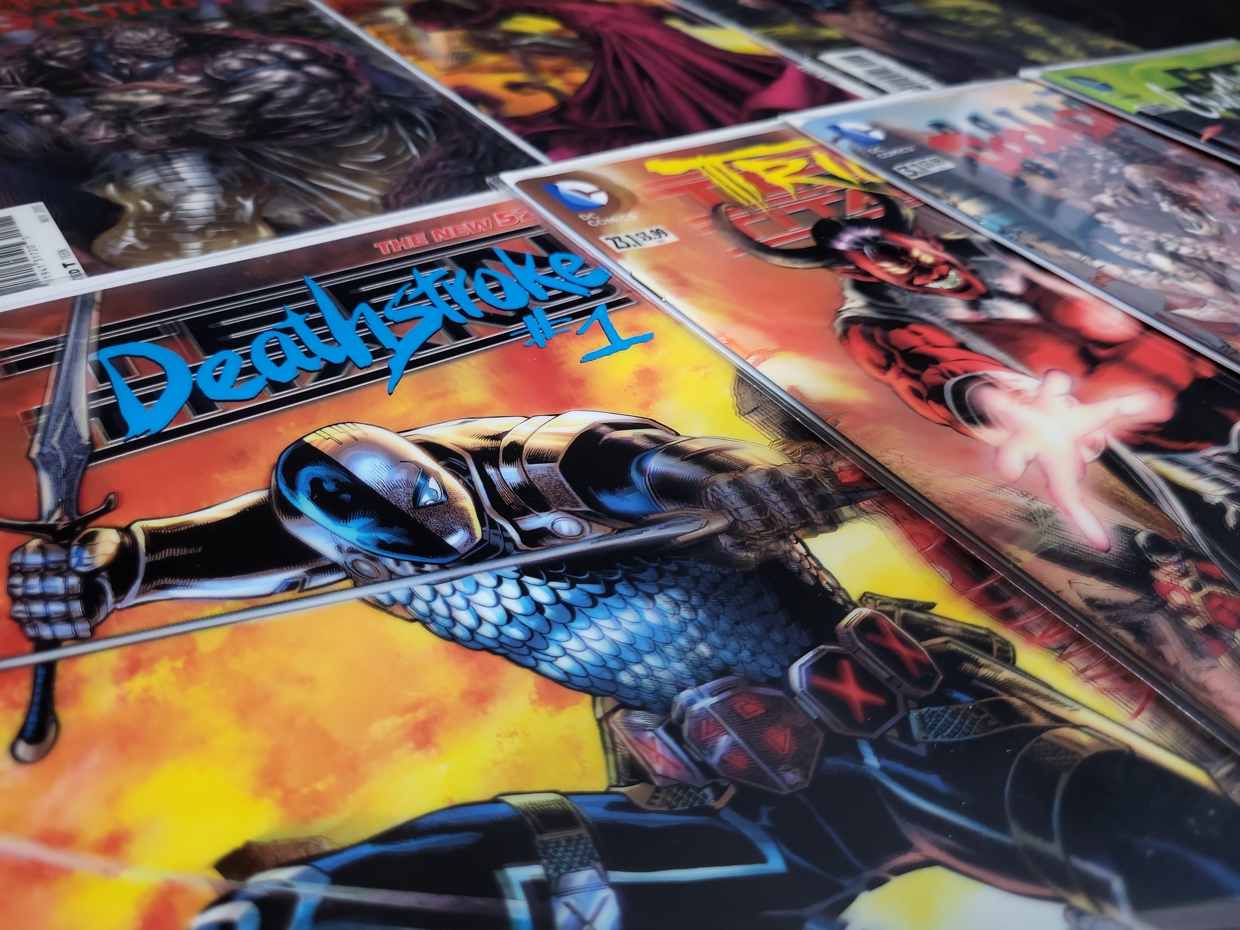 I03797 | A Group of DC Comics The New 52! Villains Month 3D Lenticular Variant Comic Books