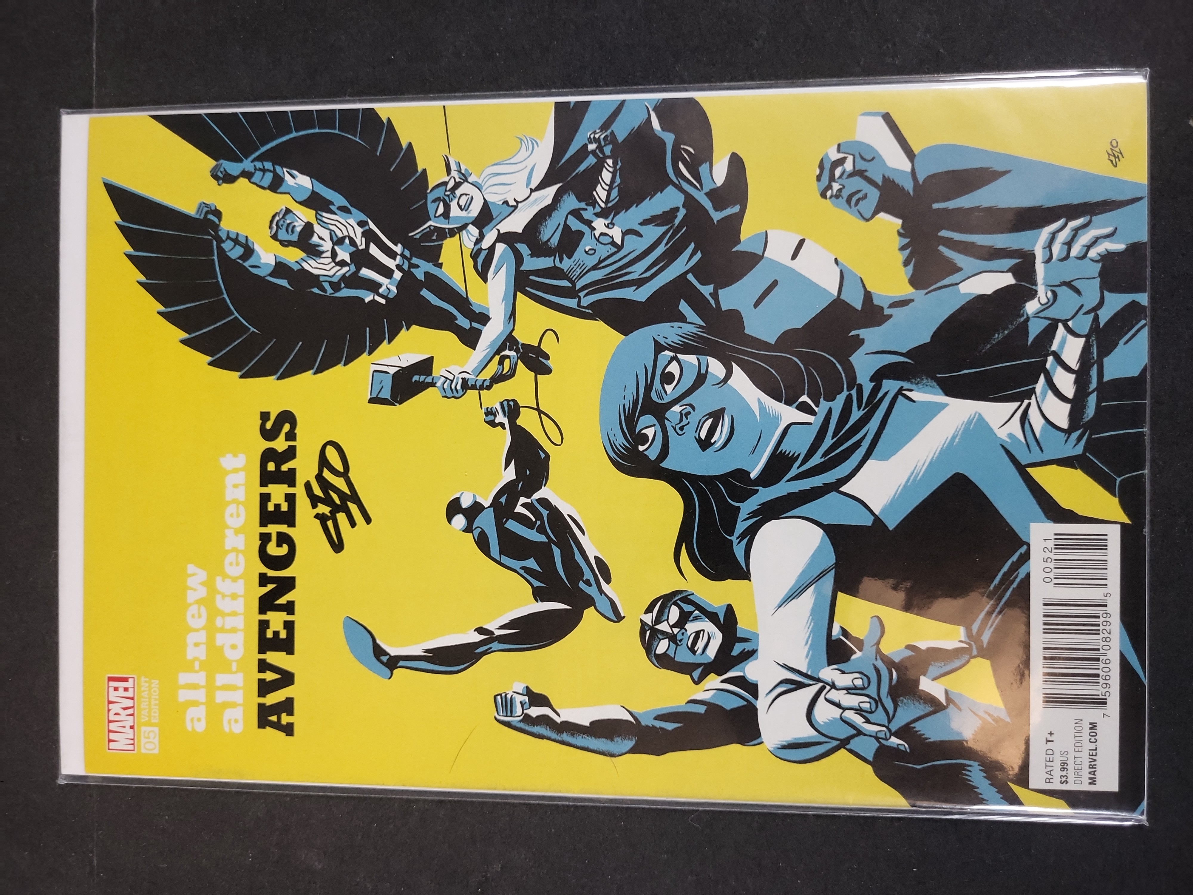 I03762 | All-New All-Different Avengers Issue 5 Michael Cho Variant Edition Signed Comic Book