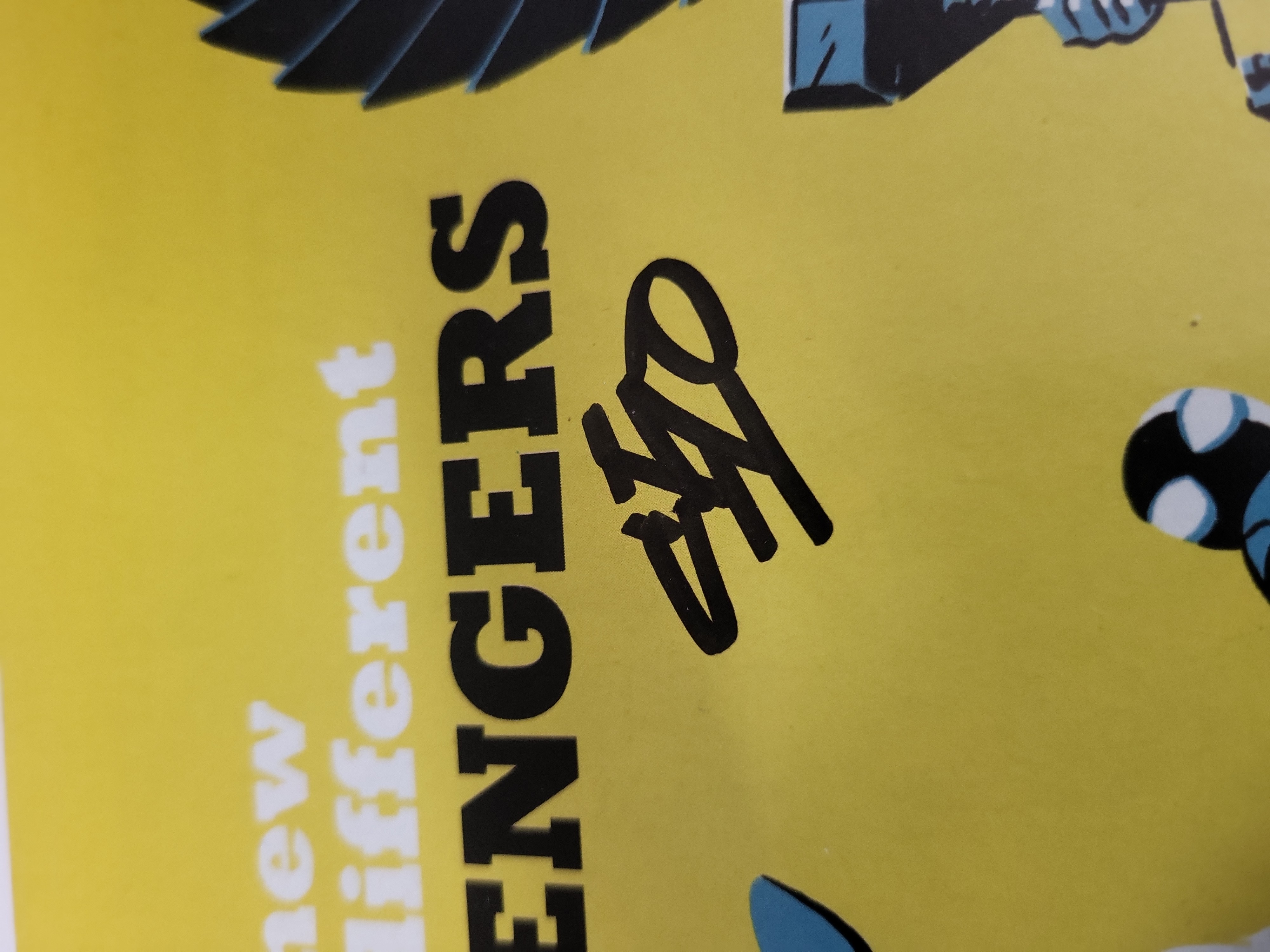 I03762 | All-New All-Different Avengers Issue 5 Michael Cho Variant Edition Signed Comic Book