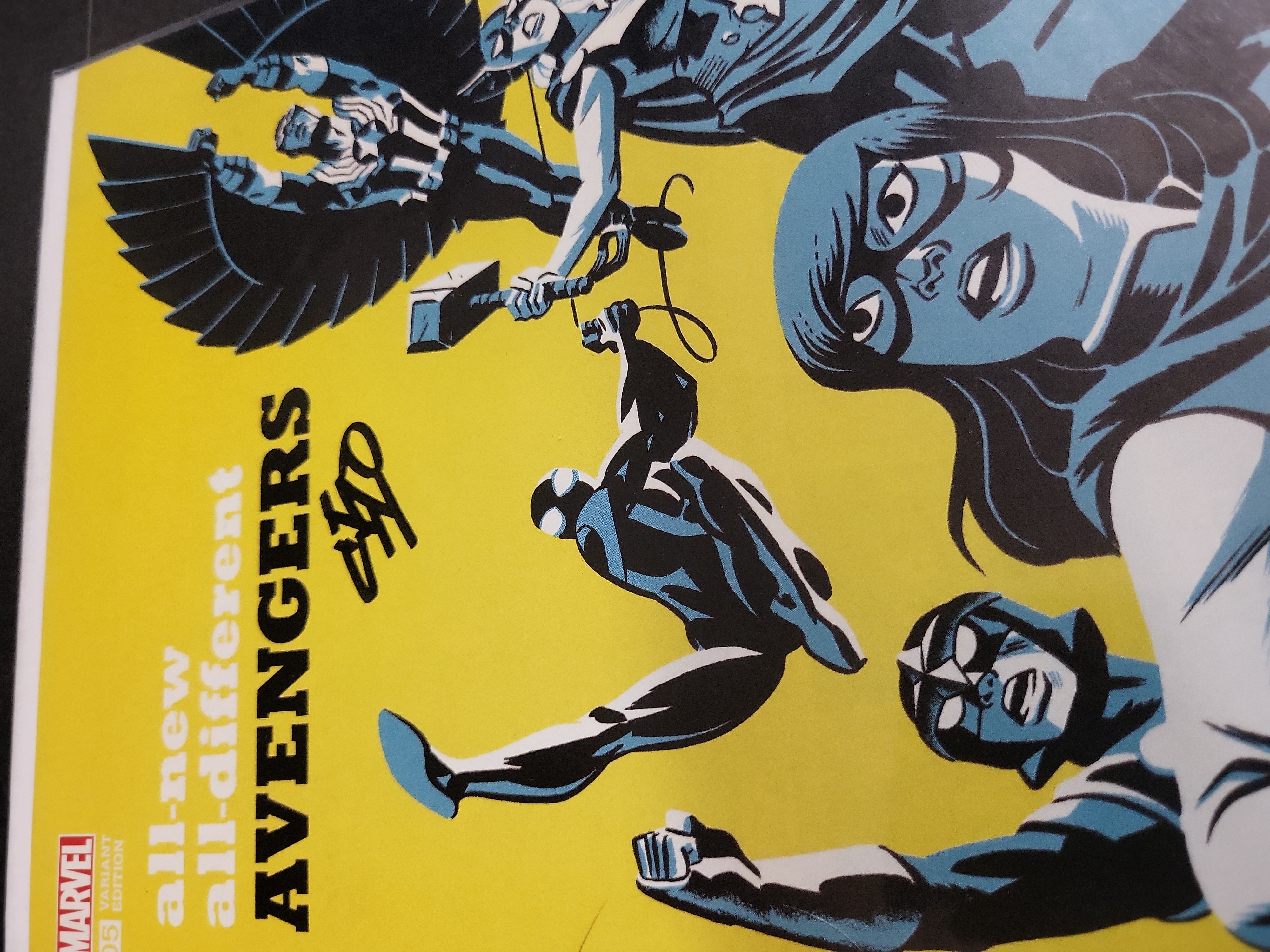 I03762 | All-New All-Different Avengers Issue 5 Michael Cho Variant Edition Signed Comic Book