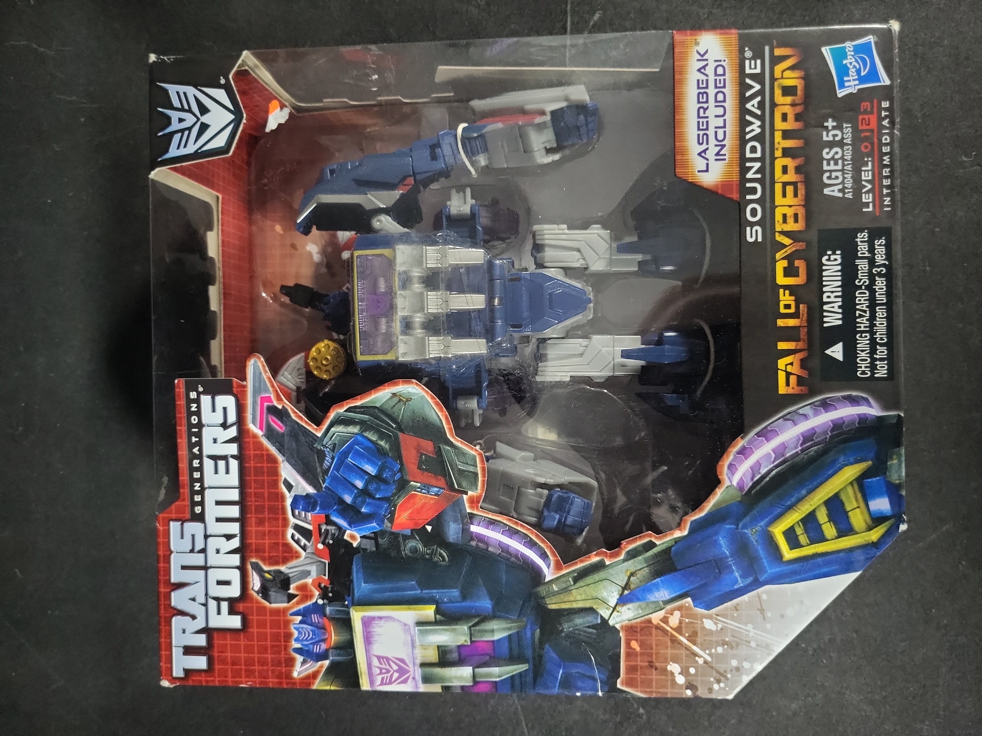 I03524 | A Set of Four Hasbro Transformers Generations Fall of Cybertron Action Figures