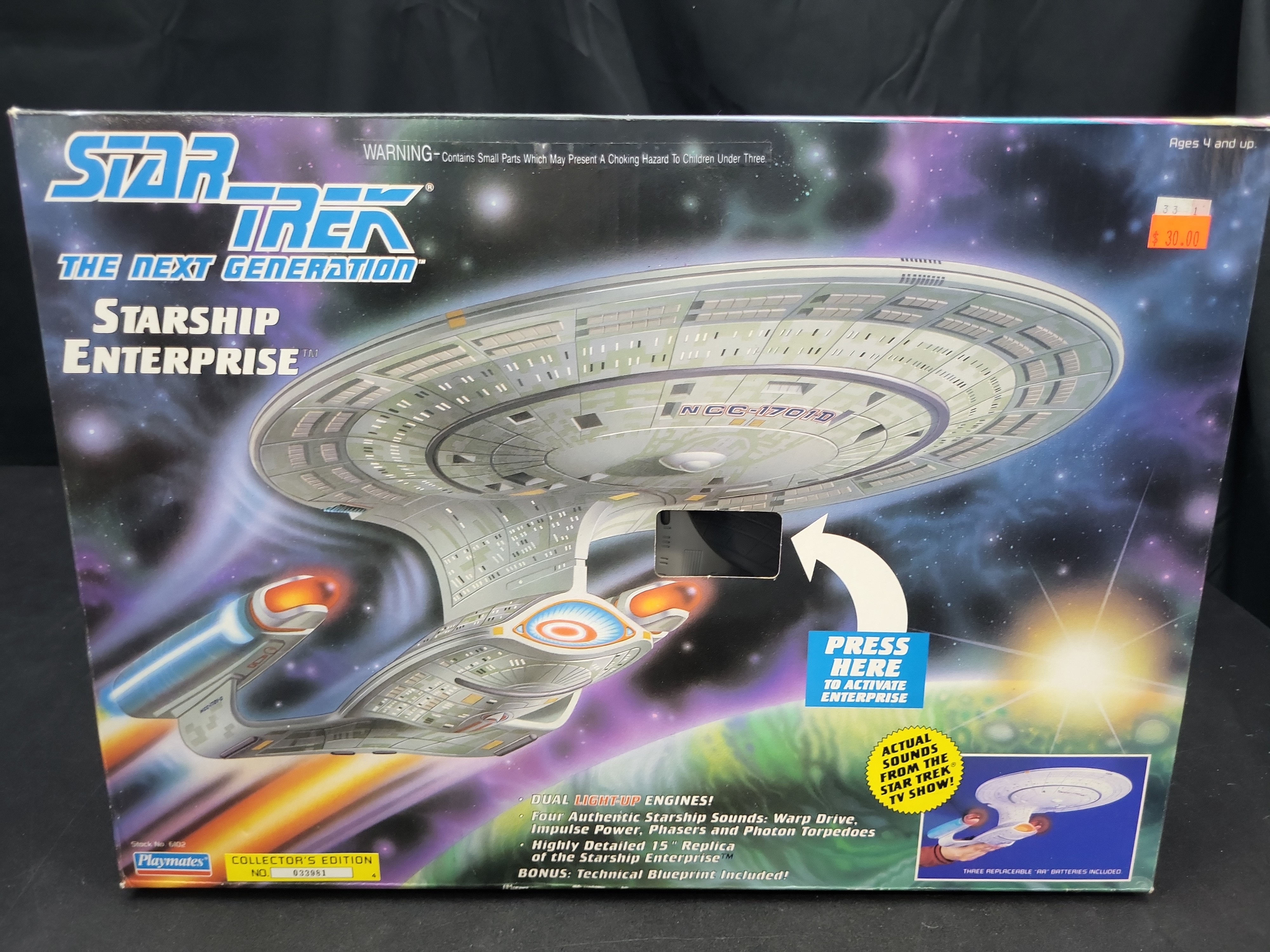 I03522 | Three Playmates Star Trek The Next Generation Electronic Starship Replicas