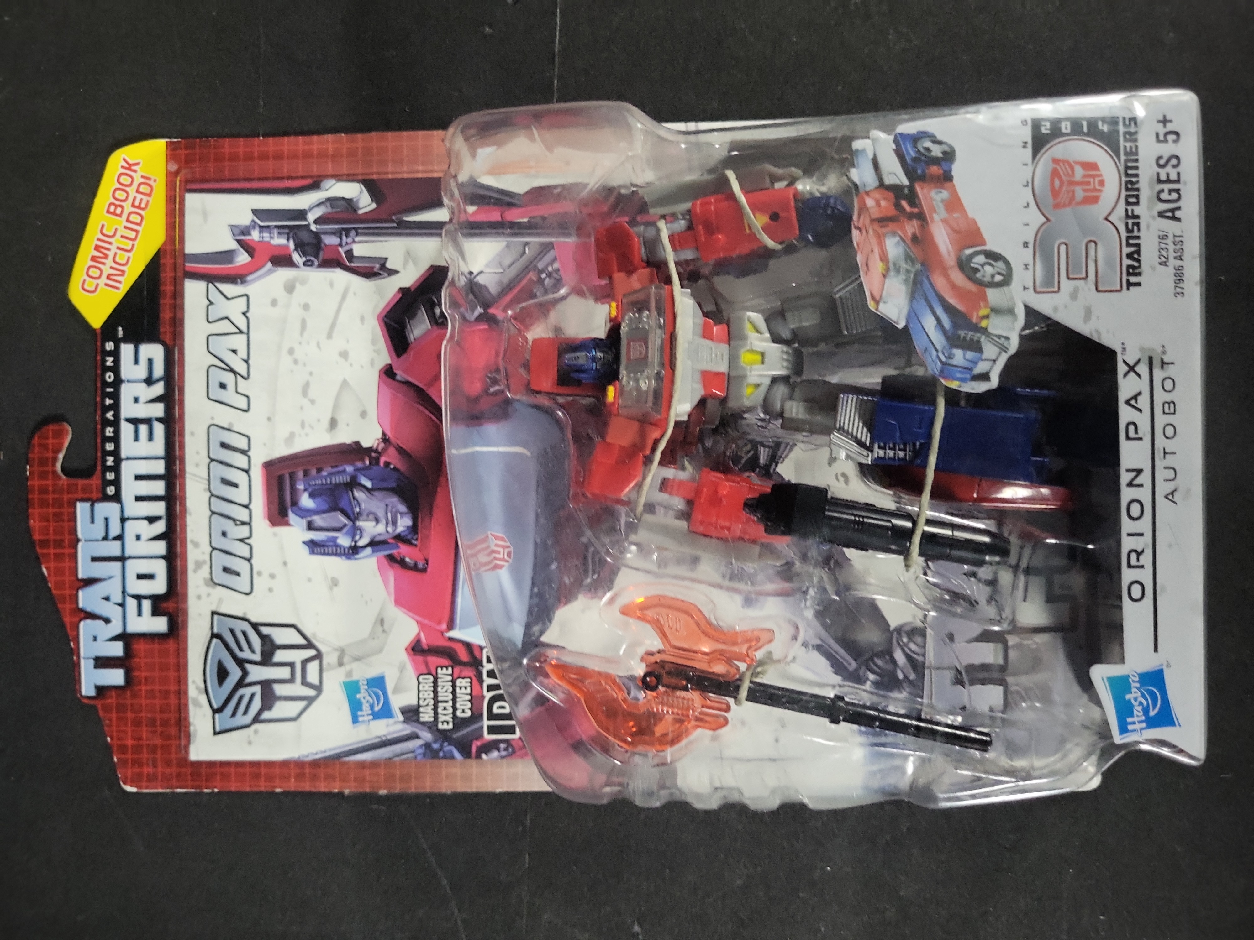 I03546 | Three Hasbro Transformers Generations Thrilling 30 Action Figures