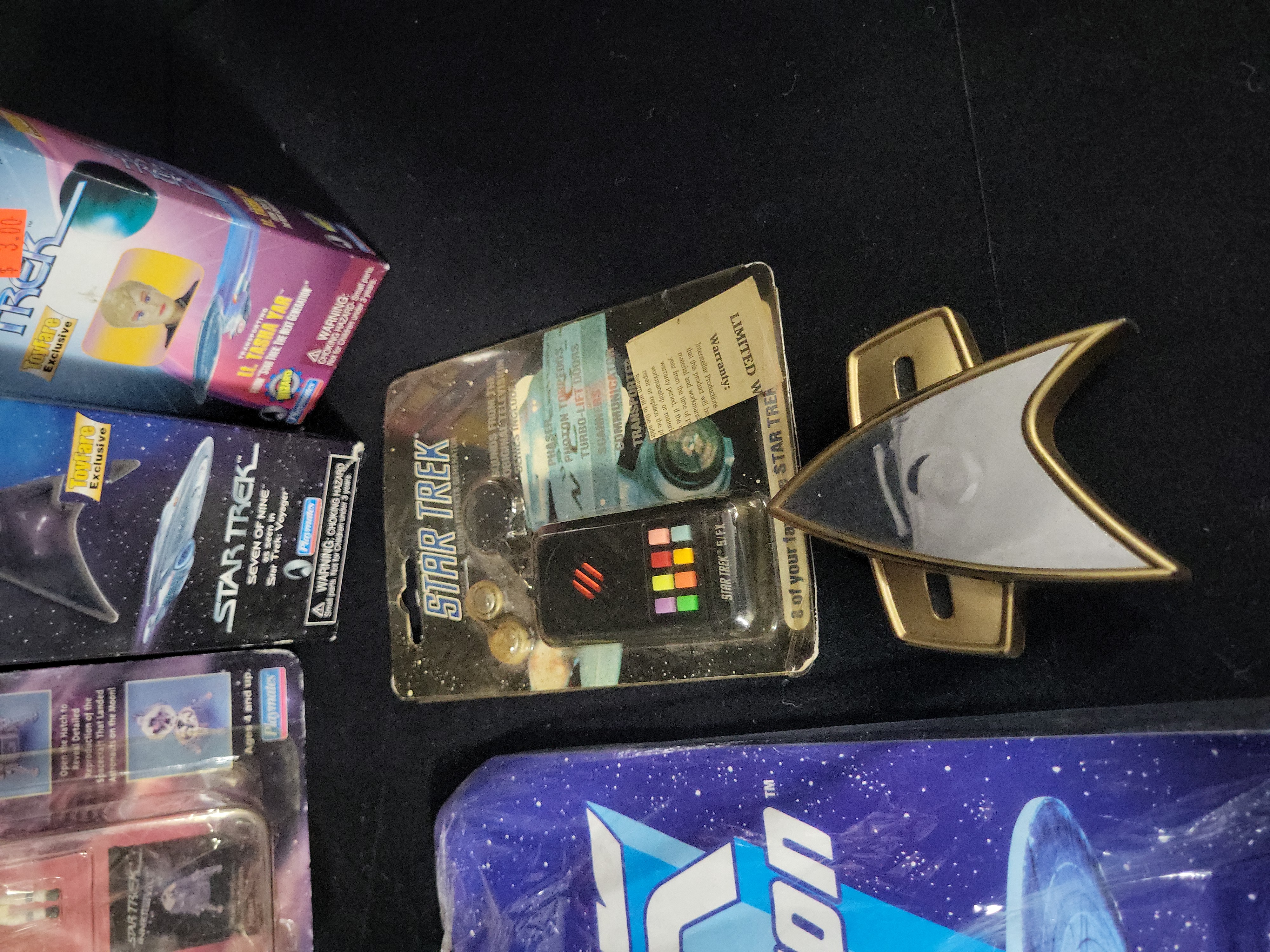 I03547 | A Collection of Star Trek Action Figures and Memorabilia by Playmates
