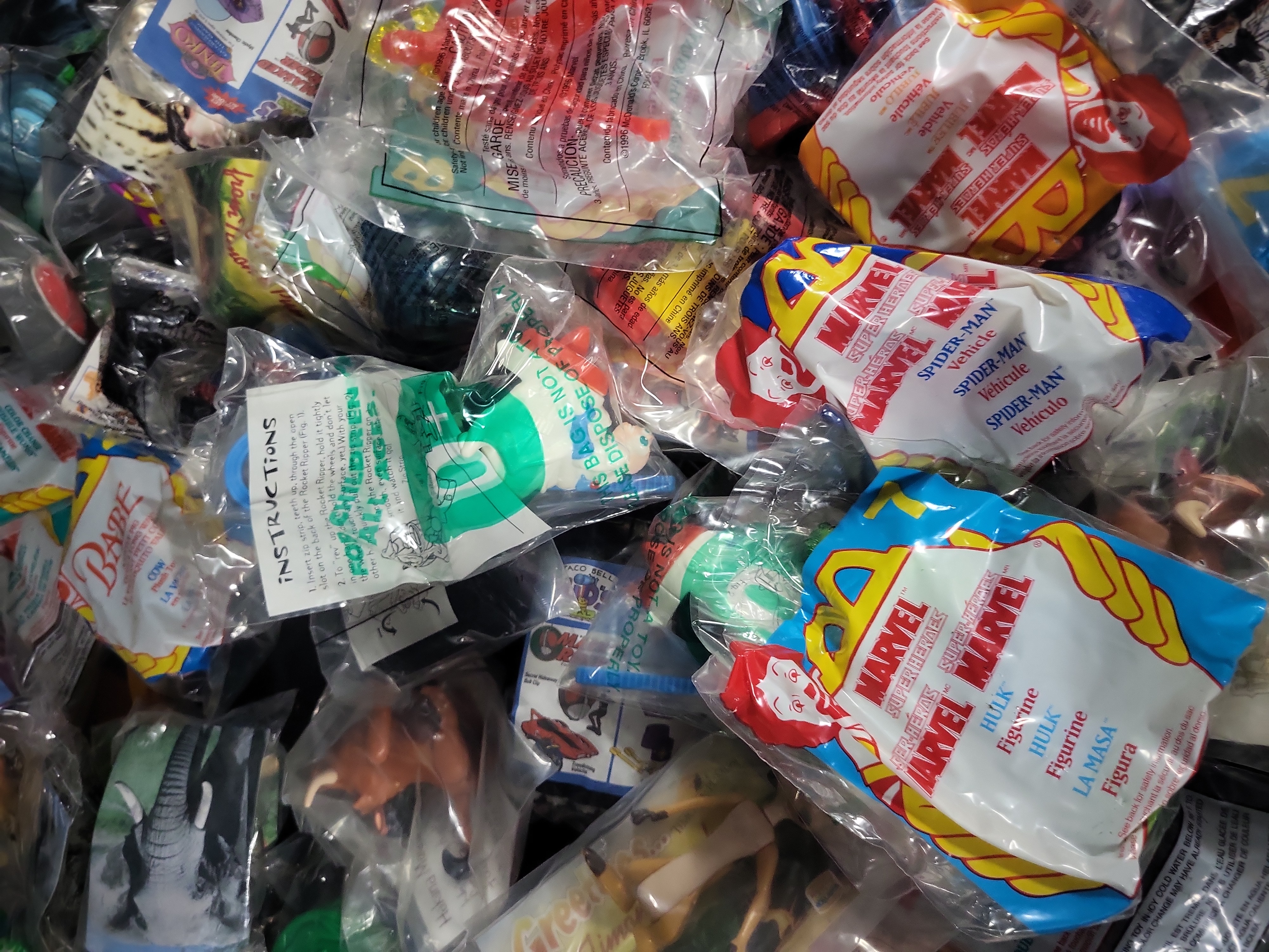 I03173 | A Collection of Vintage Fast-Food Restaurant Toy Premiums and Promotional Items