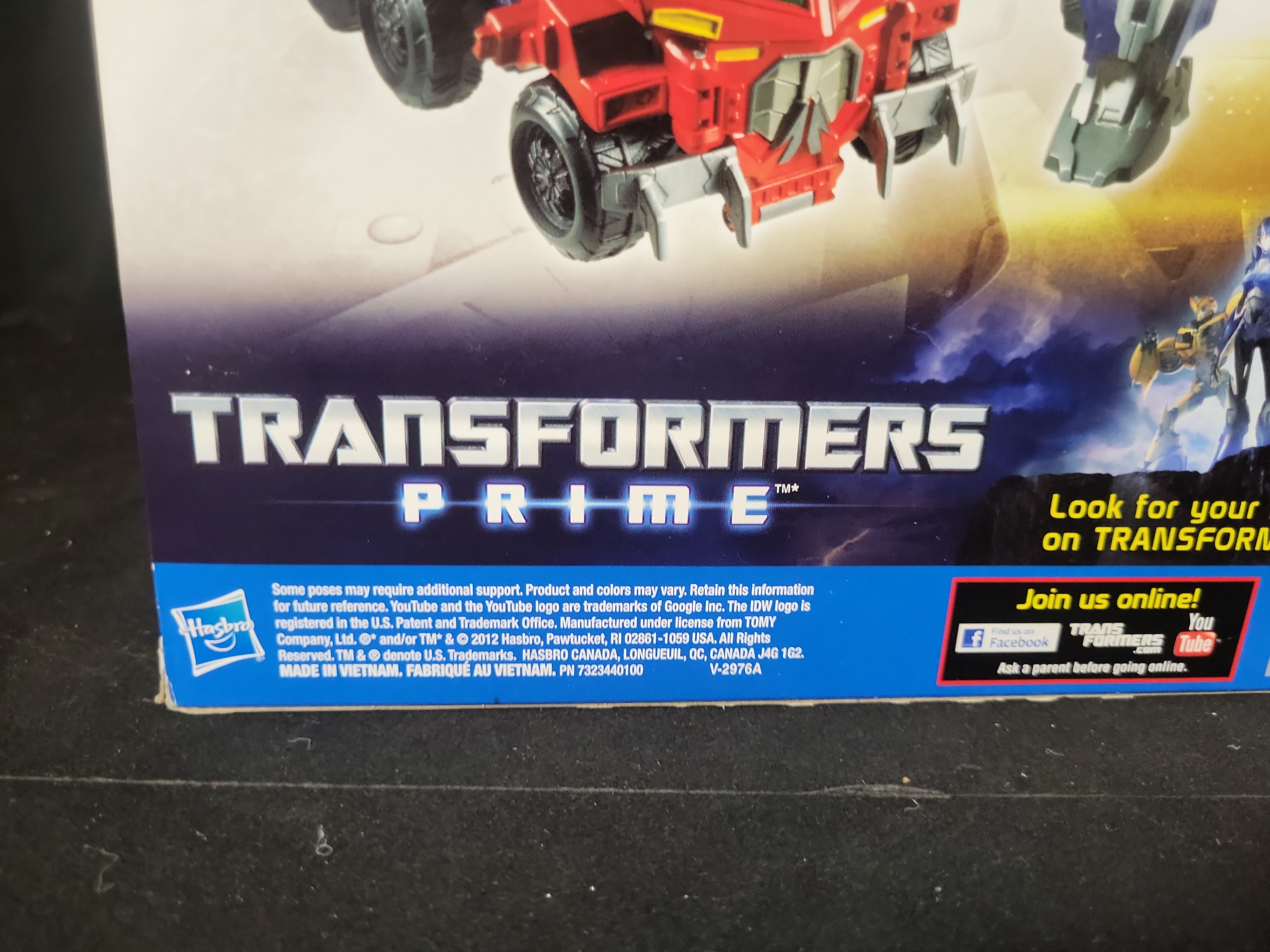 I03504 | Hasbro Transformers Prime Beast Hunters Voyager Class Optimus Prime Action Figure