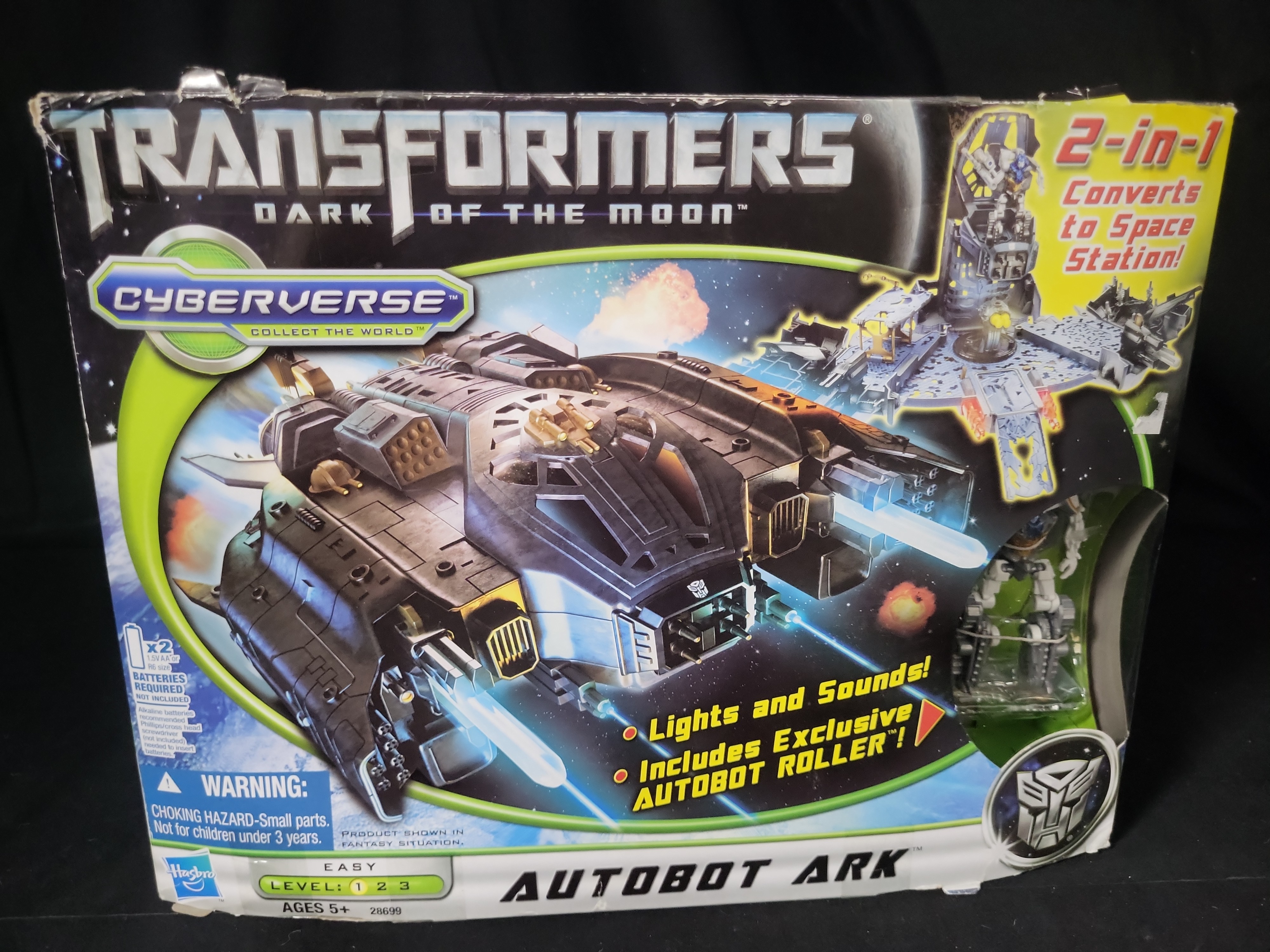 I03526 | Hasbro Transformers Dark of the Moon Cyberverse Autobot Ark Play Set with Exclusive Roller Figure