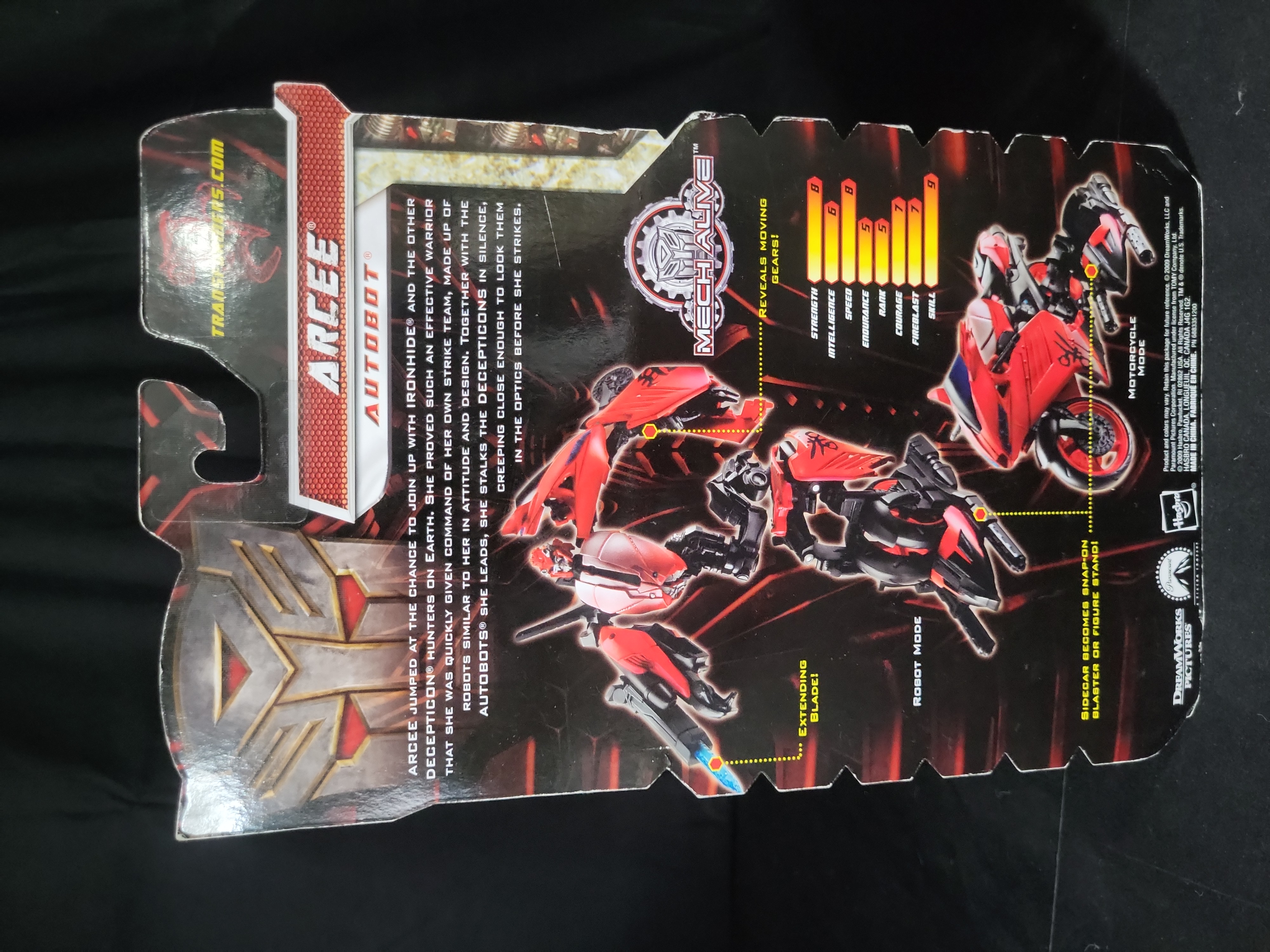 I03539 | A Pair of Hasbro Transformers Revenge of the Fallen Deluxe Class Arcee and Autobot Wheelie Action Figures