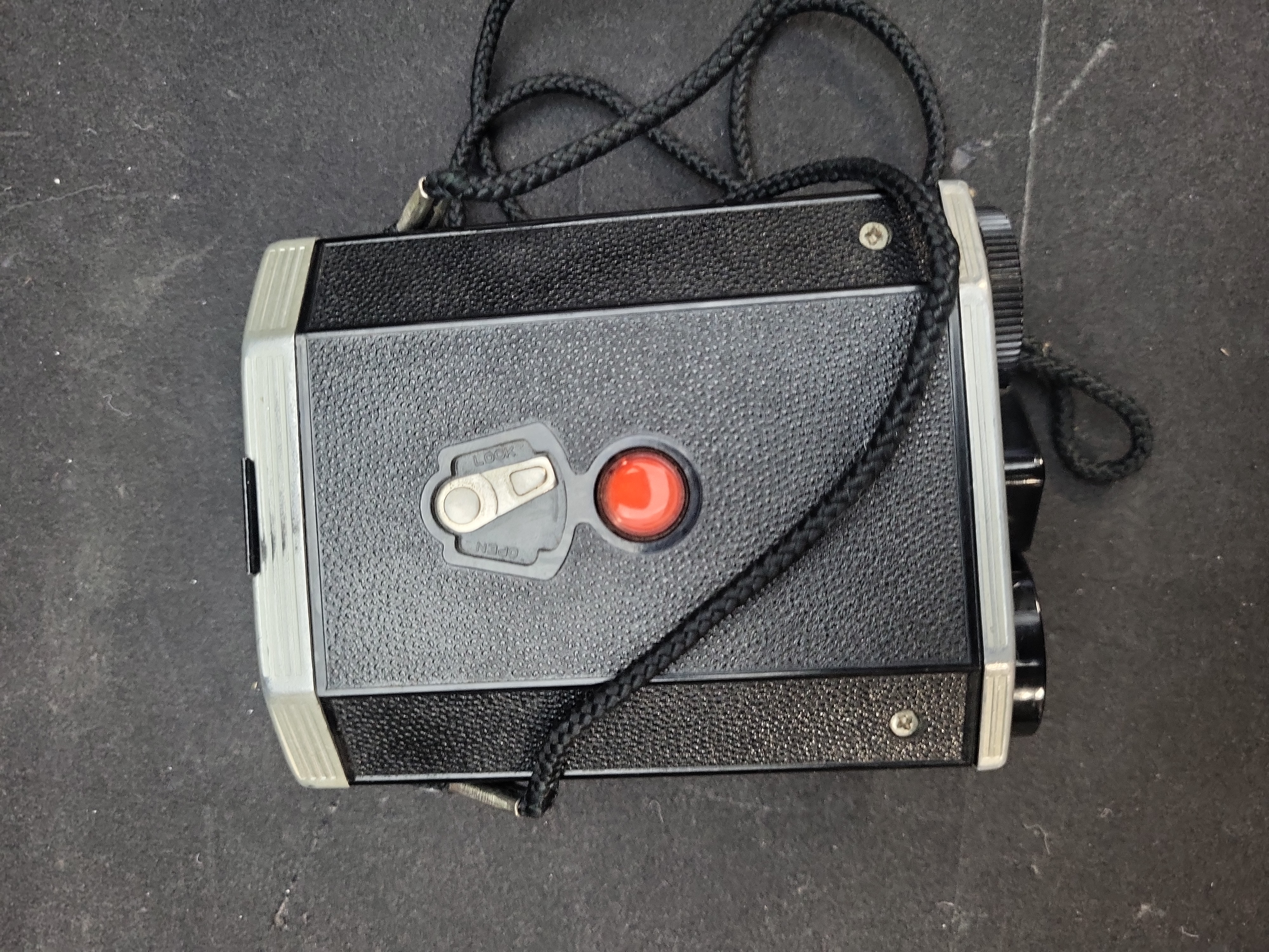I03636 | A Collection of Eight Vintage Kodak Cameras Including Duaflex, Instamatic, and Brownie Models