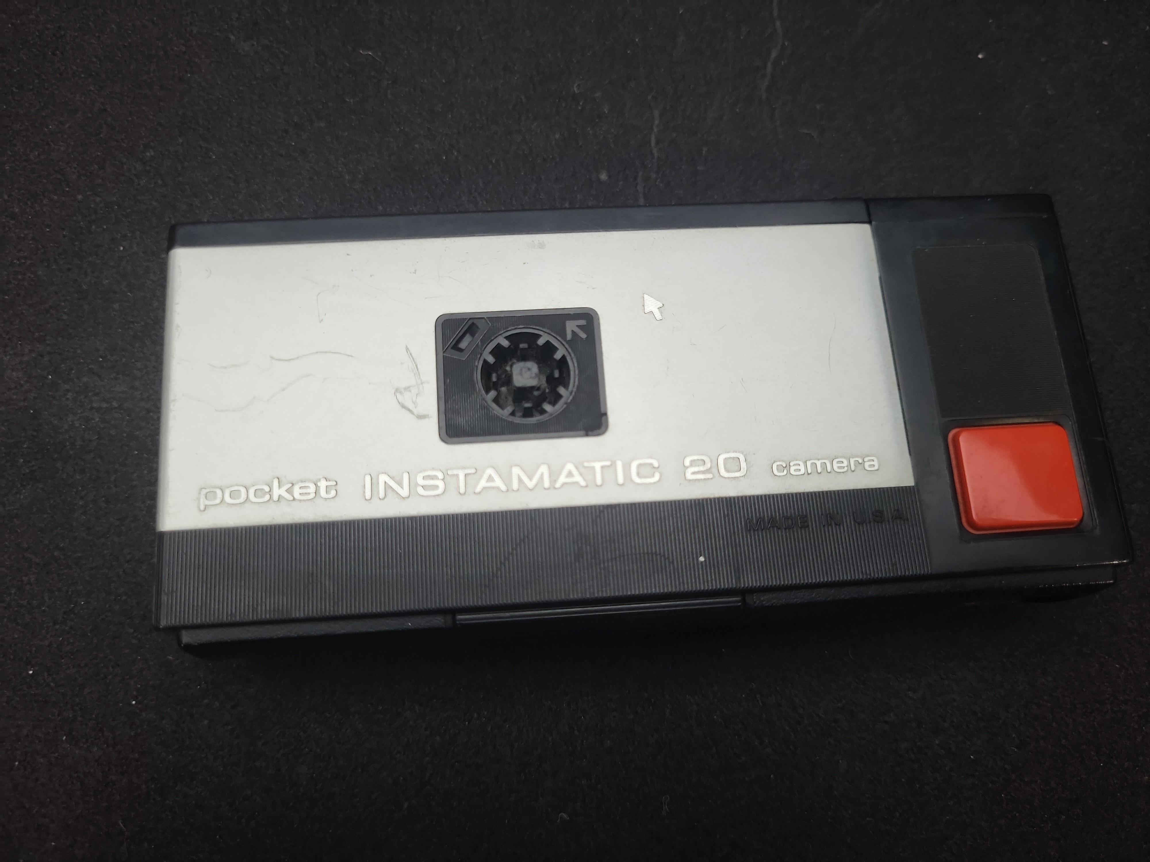 I03636 | A Collection of Eight Vintage Kodak Cameras Including Duaflex, Instamatic, and Brownie Models