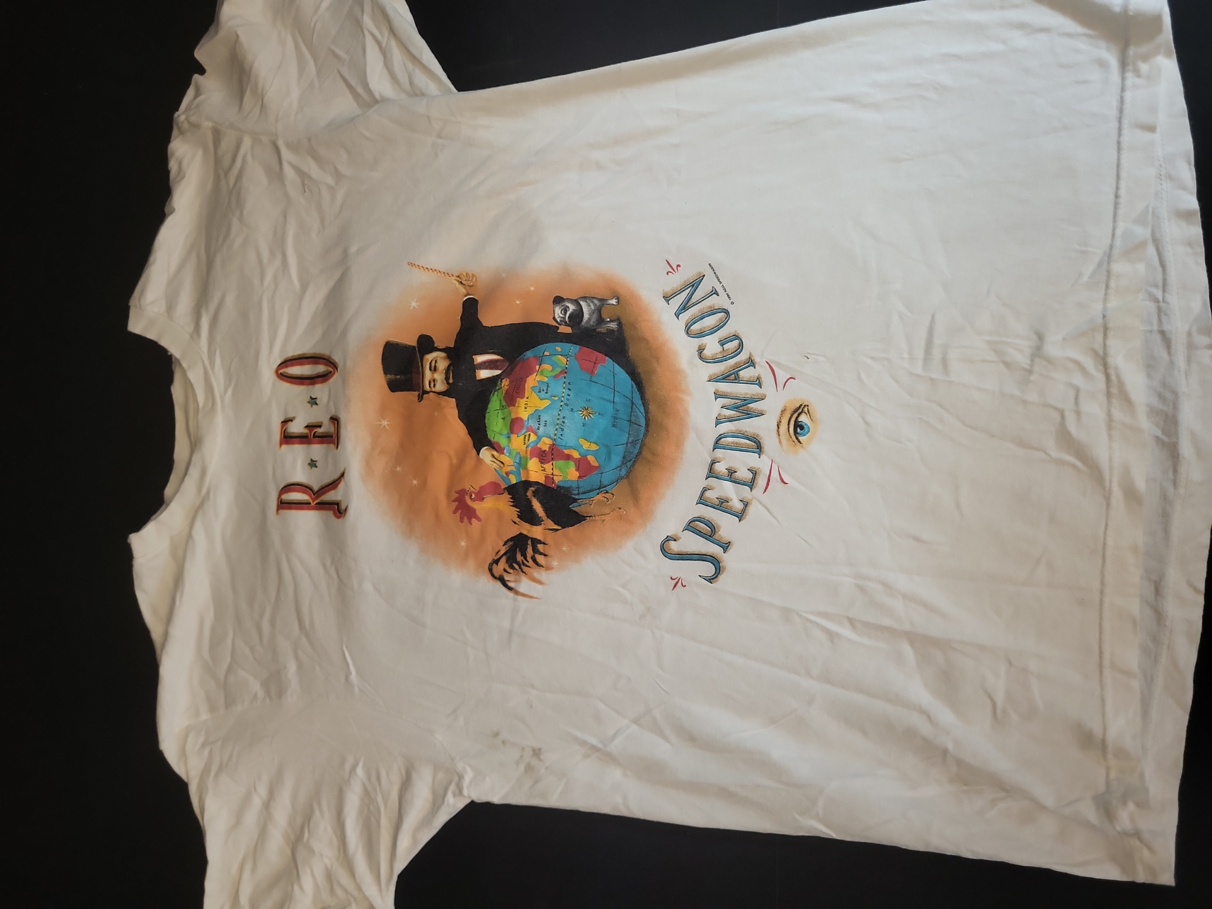 I02752 | Vintage REO Speedwagon The Earth, A Small Man, His Dog and a Chicken Concert T-Shirt, 1990