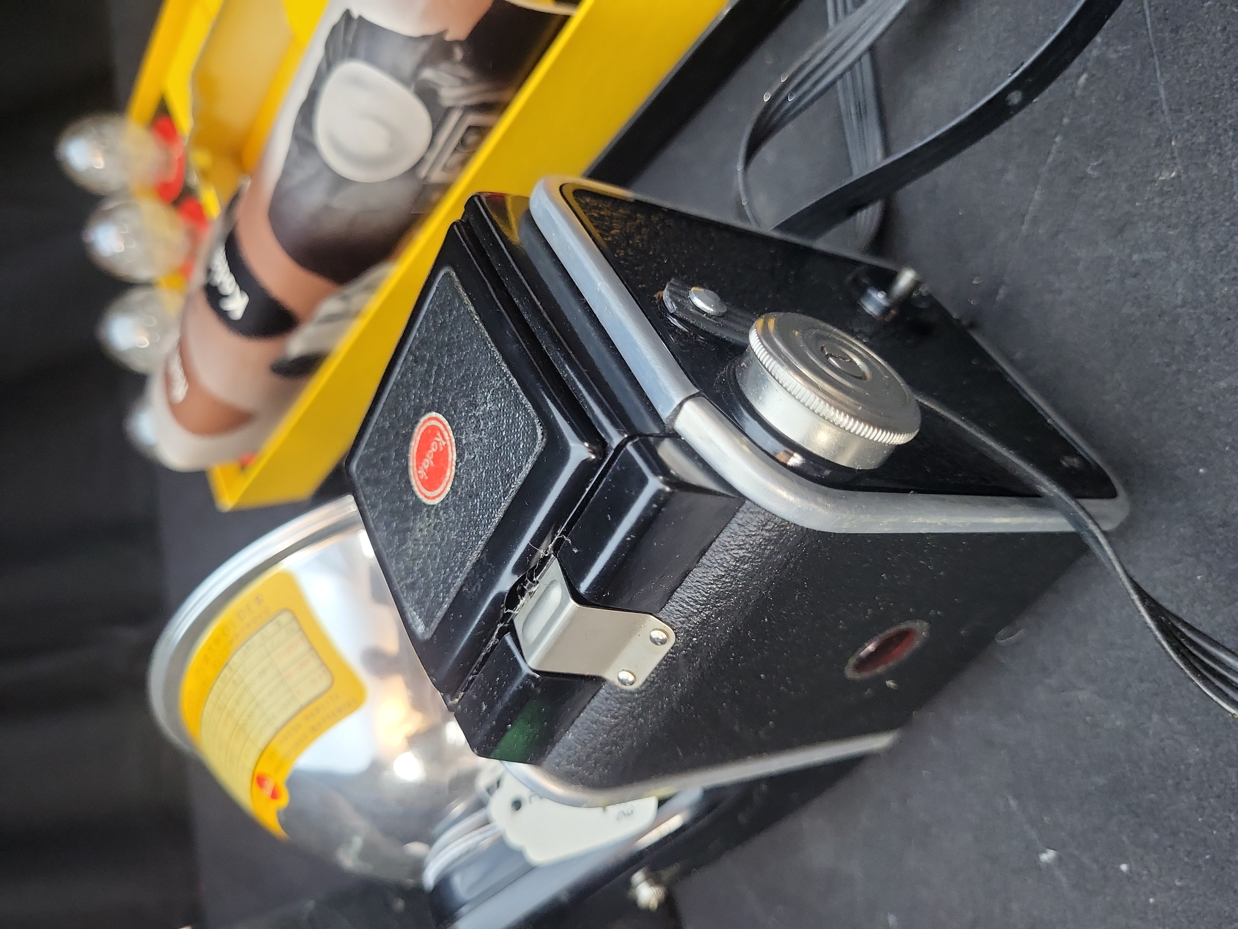 I03638 | Two Vintage Photographic Items Including a Kodak Duaflex II Flash Outfit and Pentax Zoom Lens