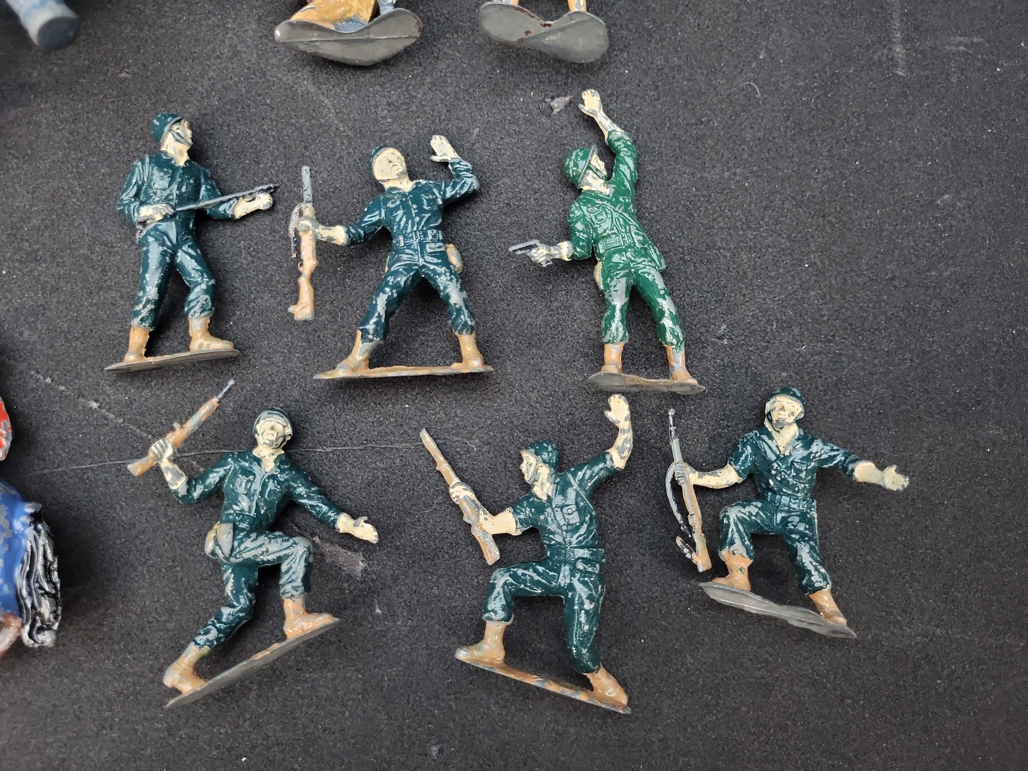 I03933 | A Collection of Twenty-One Vintage Toy Soldiers and Military Accessories