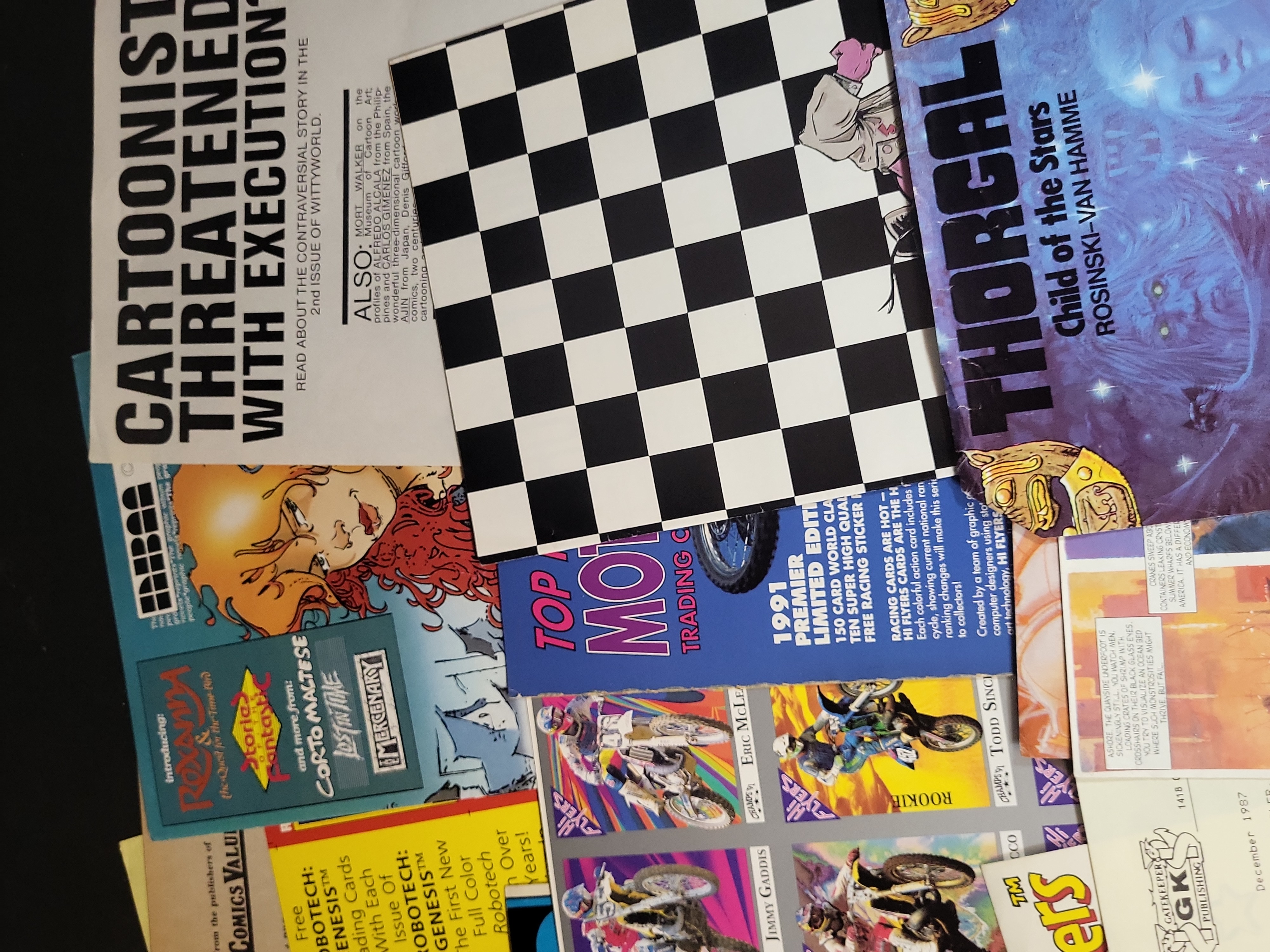 I03912 | An Assortment of Vintage Comic Book Promotional Ephemera and Catalogs