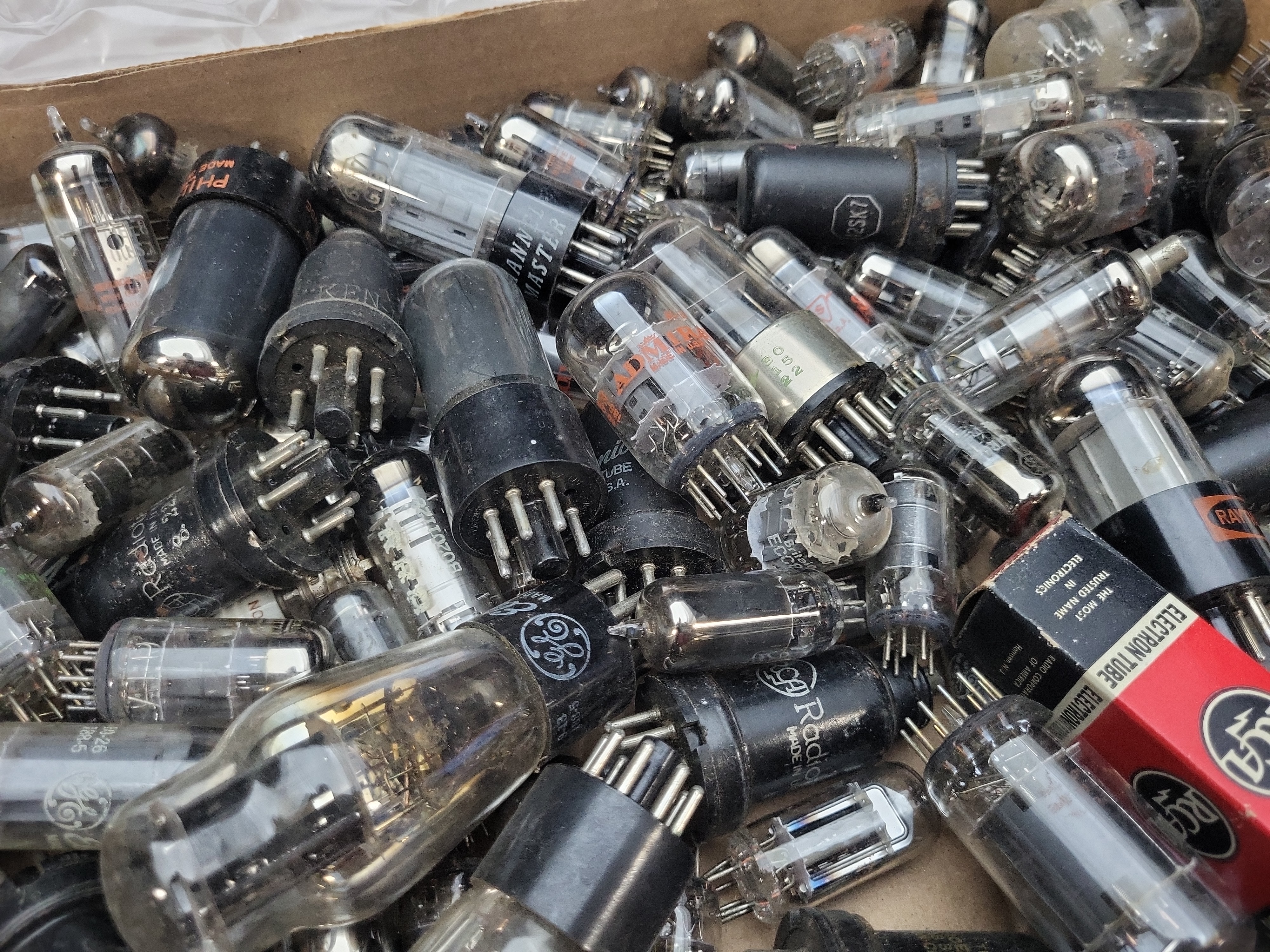 I03332 | An Assortment of Estimated 75 to 100 Vintage Vacuum Tubes