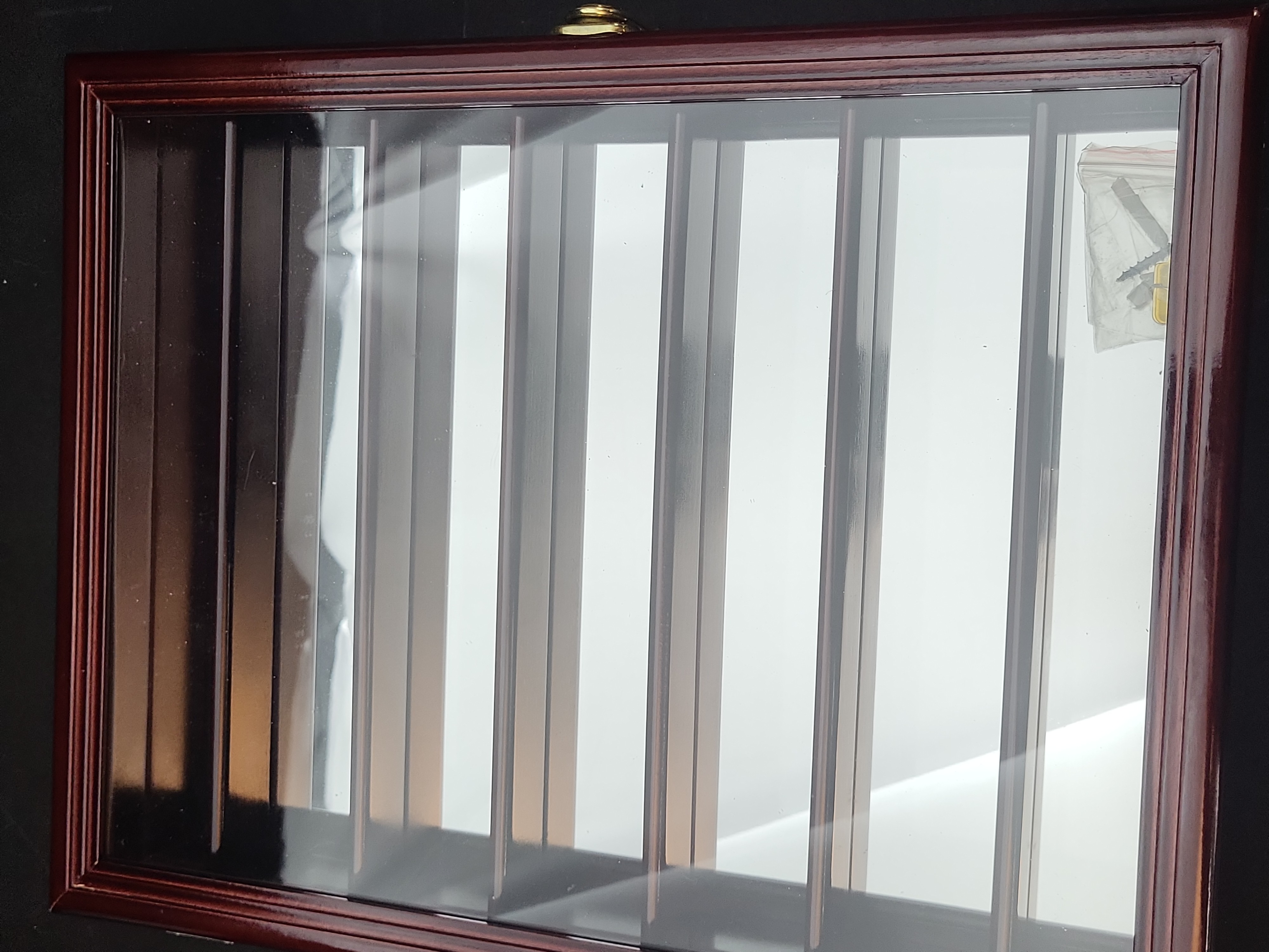 I03647 | sfDisplay Wooden Wall-Mounted Seven-Compartment Display Case