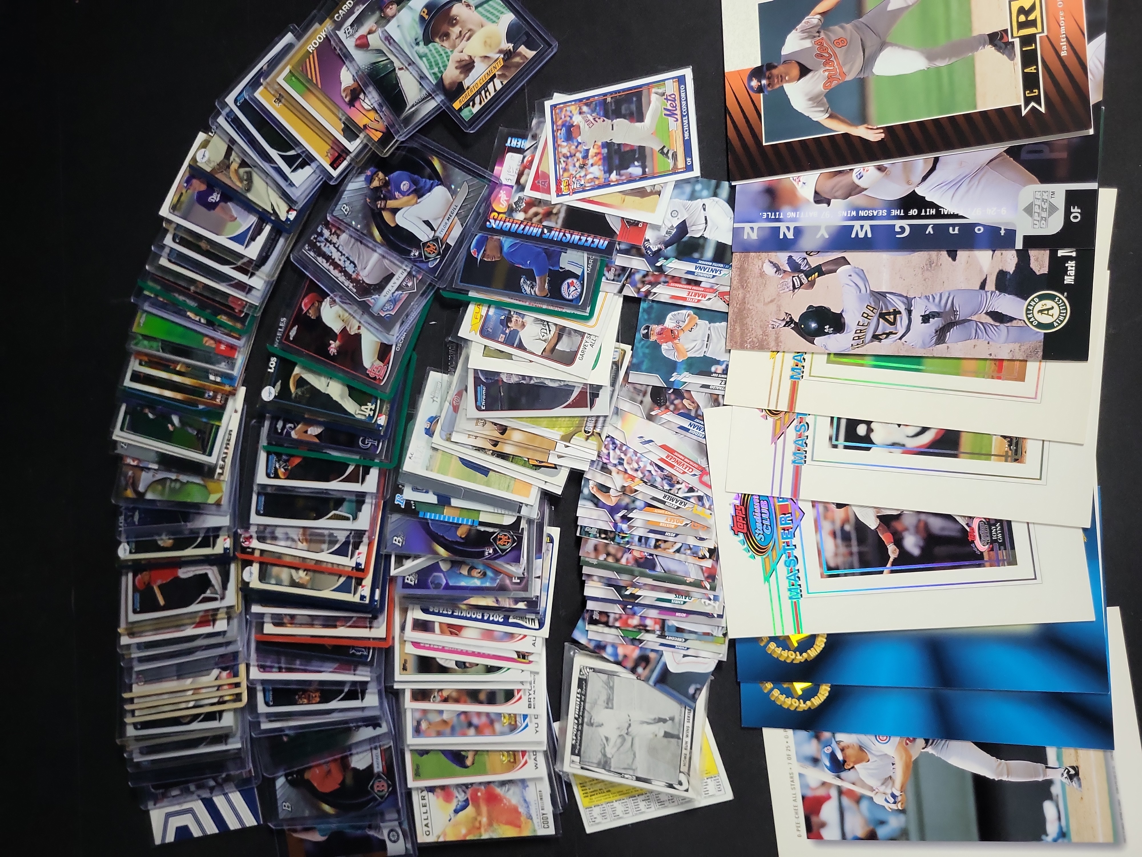I04227 | Baseball Trading Card and Print Collection