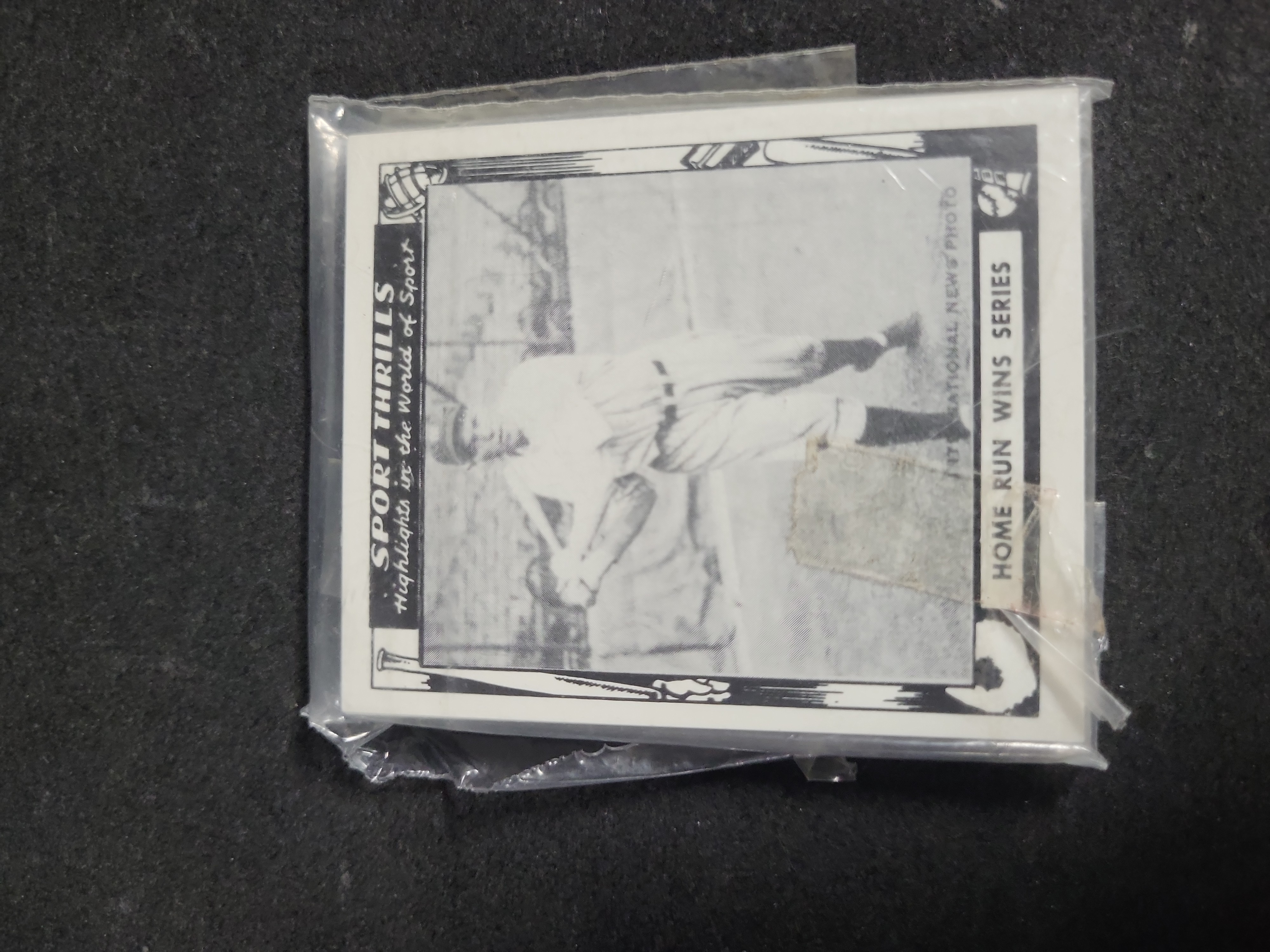 I04227 | Baseball Trading Card and Print Collection