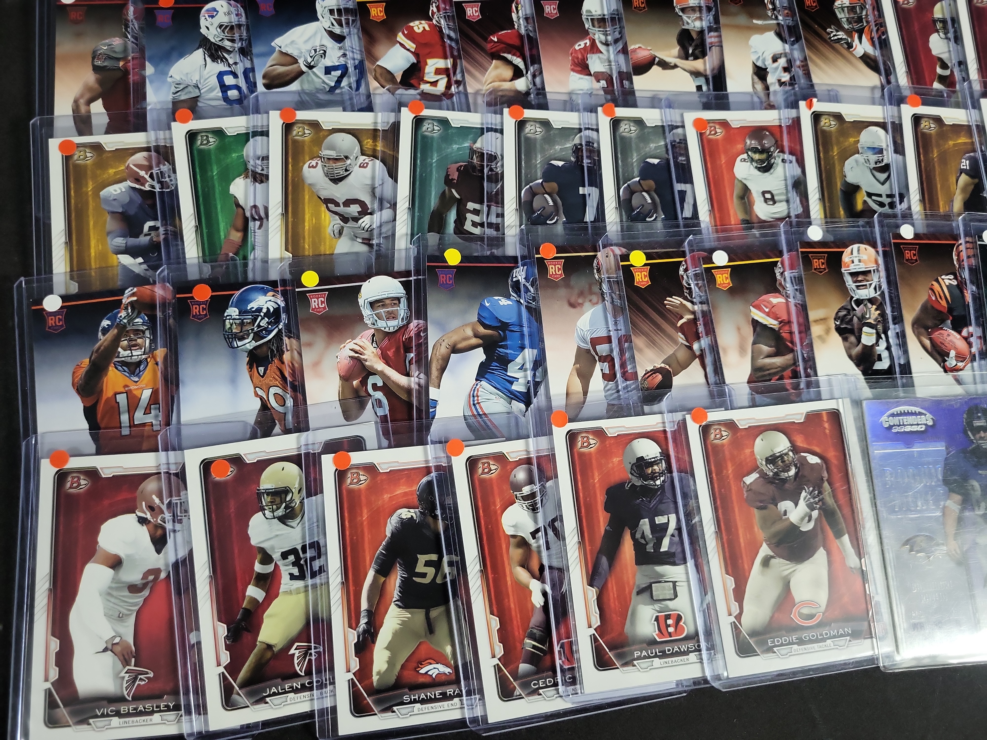 I04491 | An Assortment of Modern Football Cards