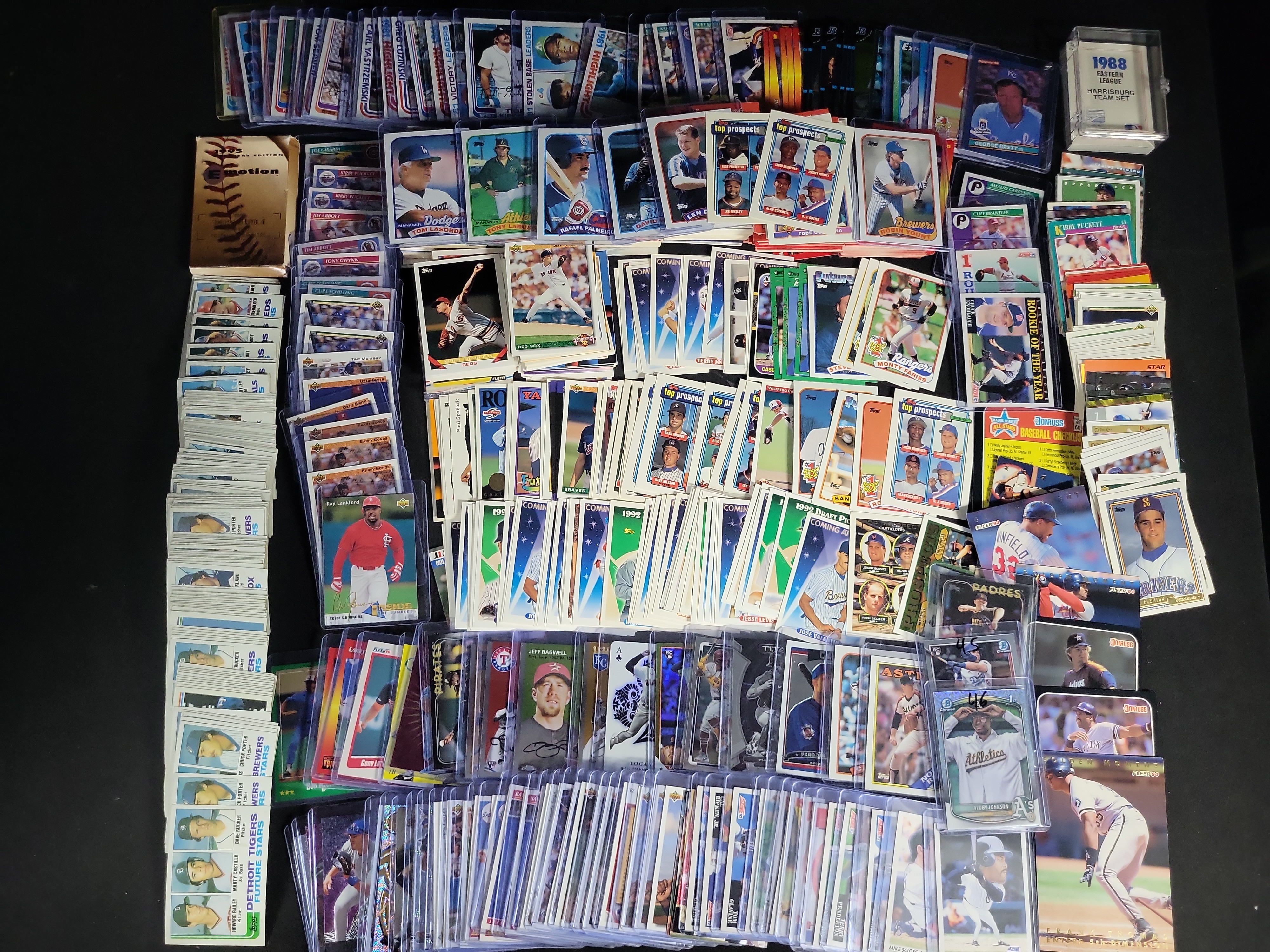 I04651 | Large Collection of Baseball Trading Cards