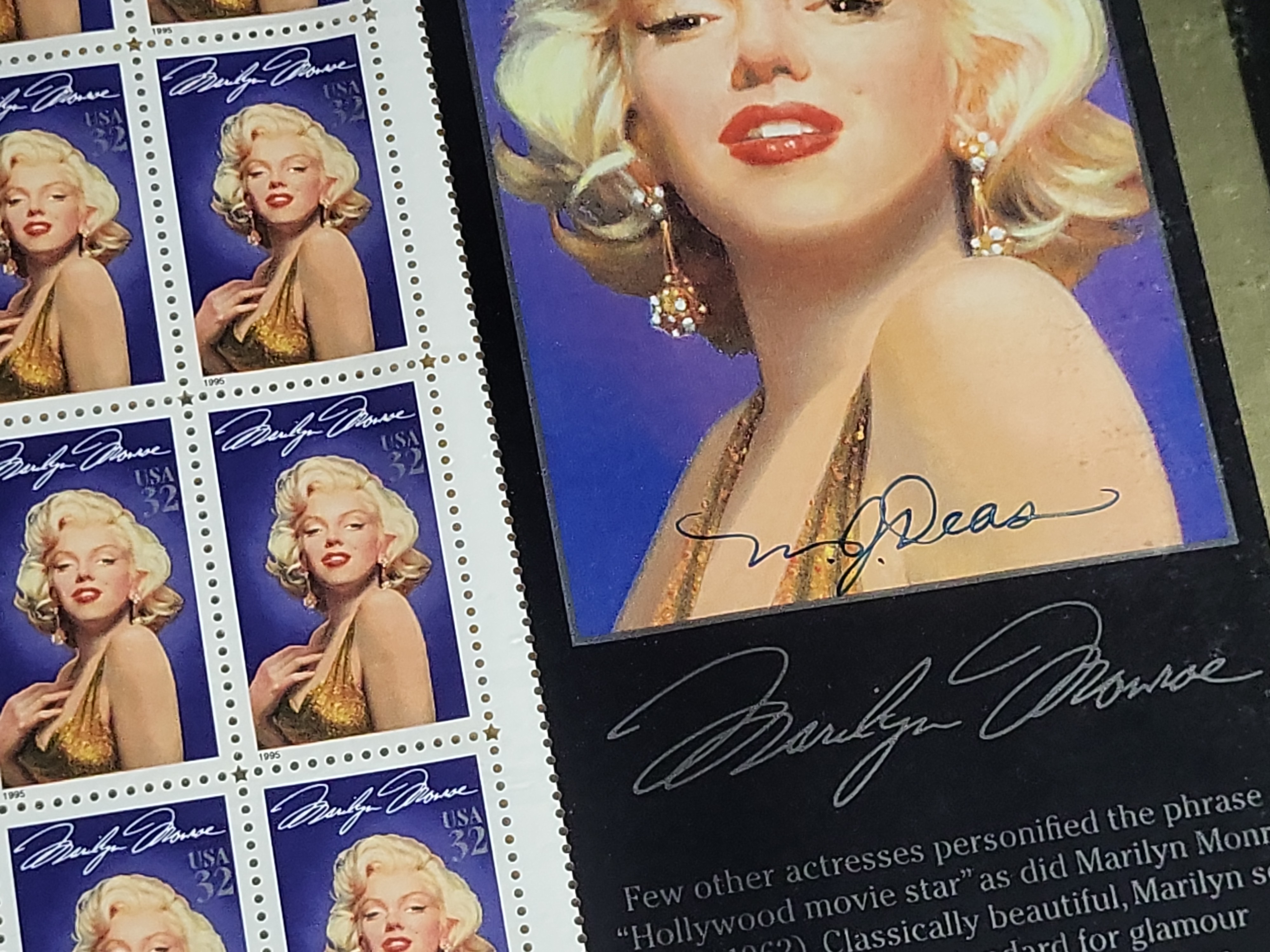 I04385 | Signed Marilyn Monroe 1995 USPS Stamp Pane