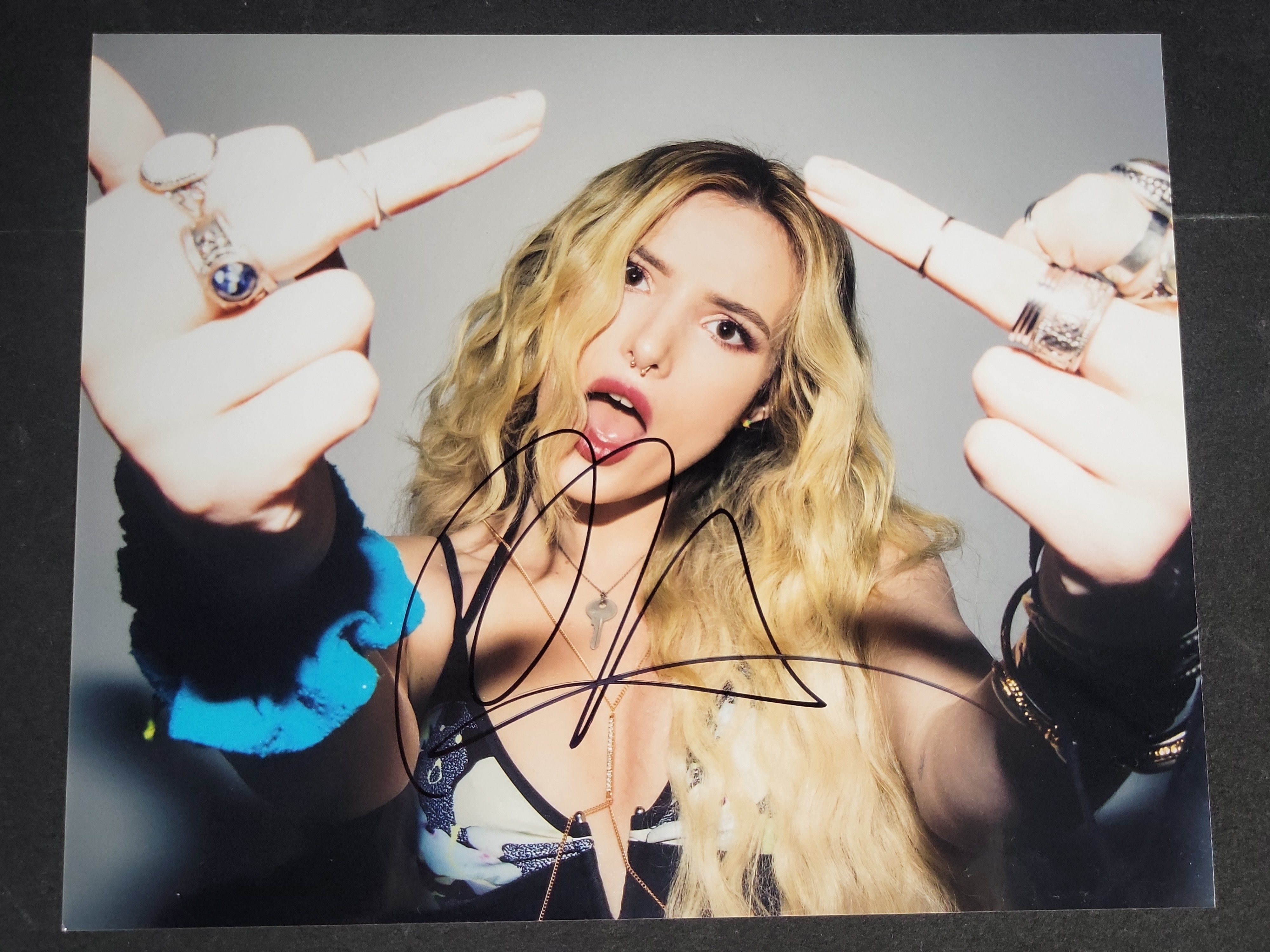 I04409 | Bella Thorne Autographed Color Photograph