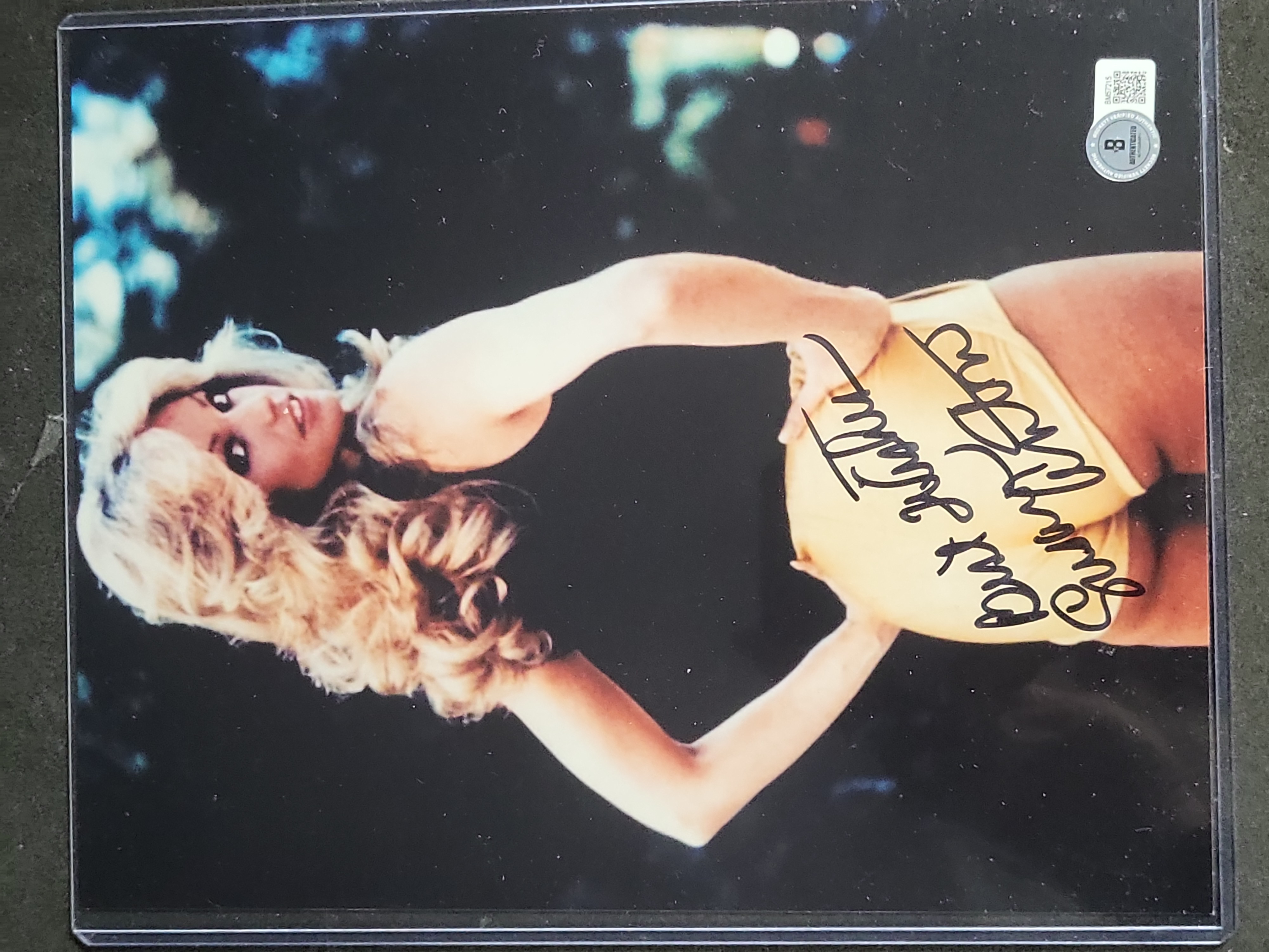 I04419 | Signed Susan Anton Goldengirl Photo