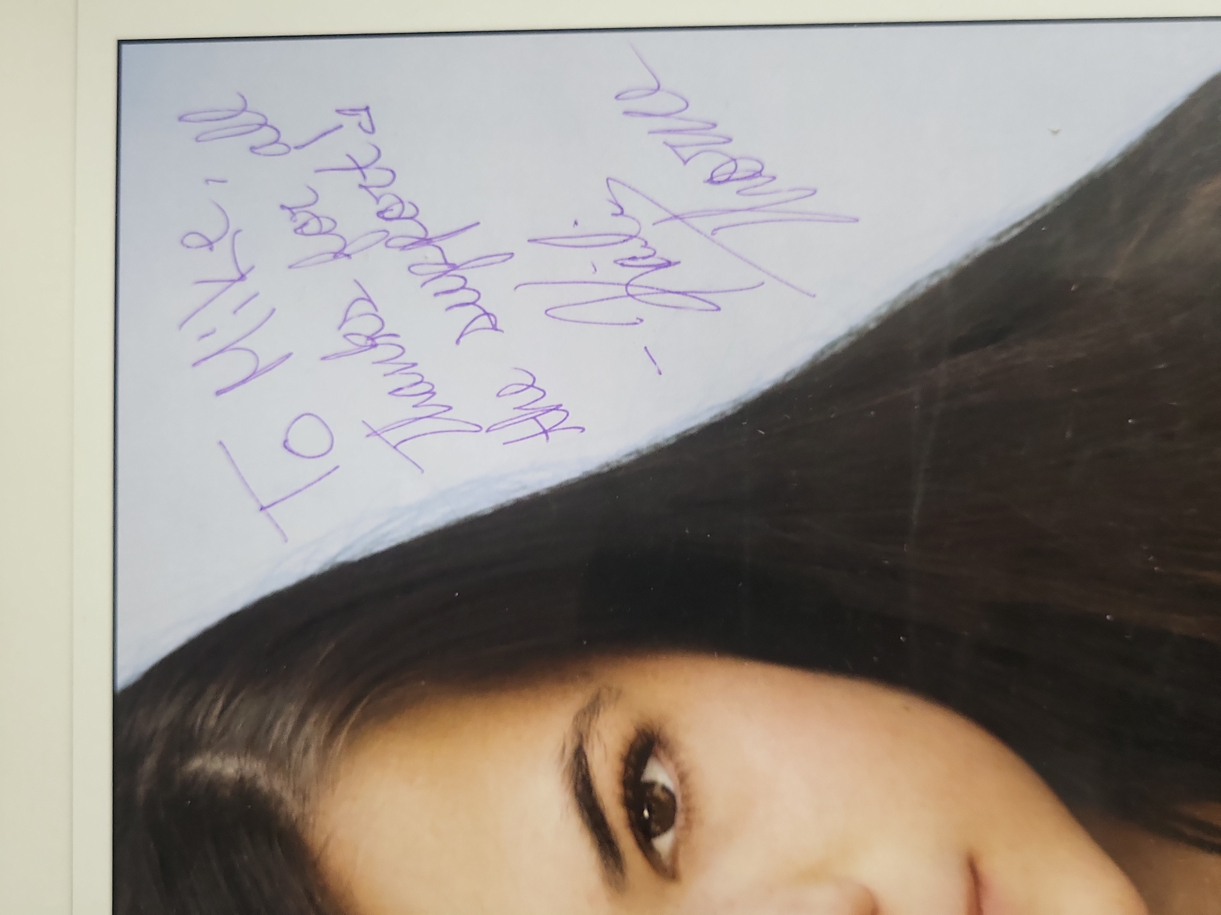 I04423 | Kaili Thorne Autographed Color Photograph