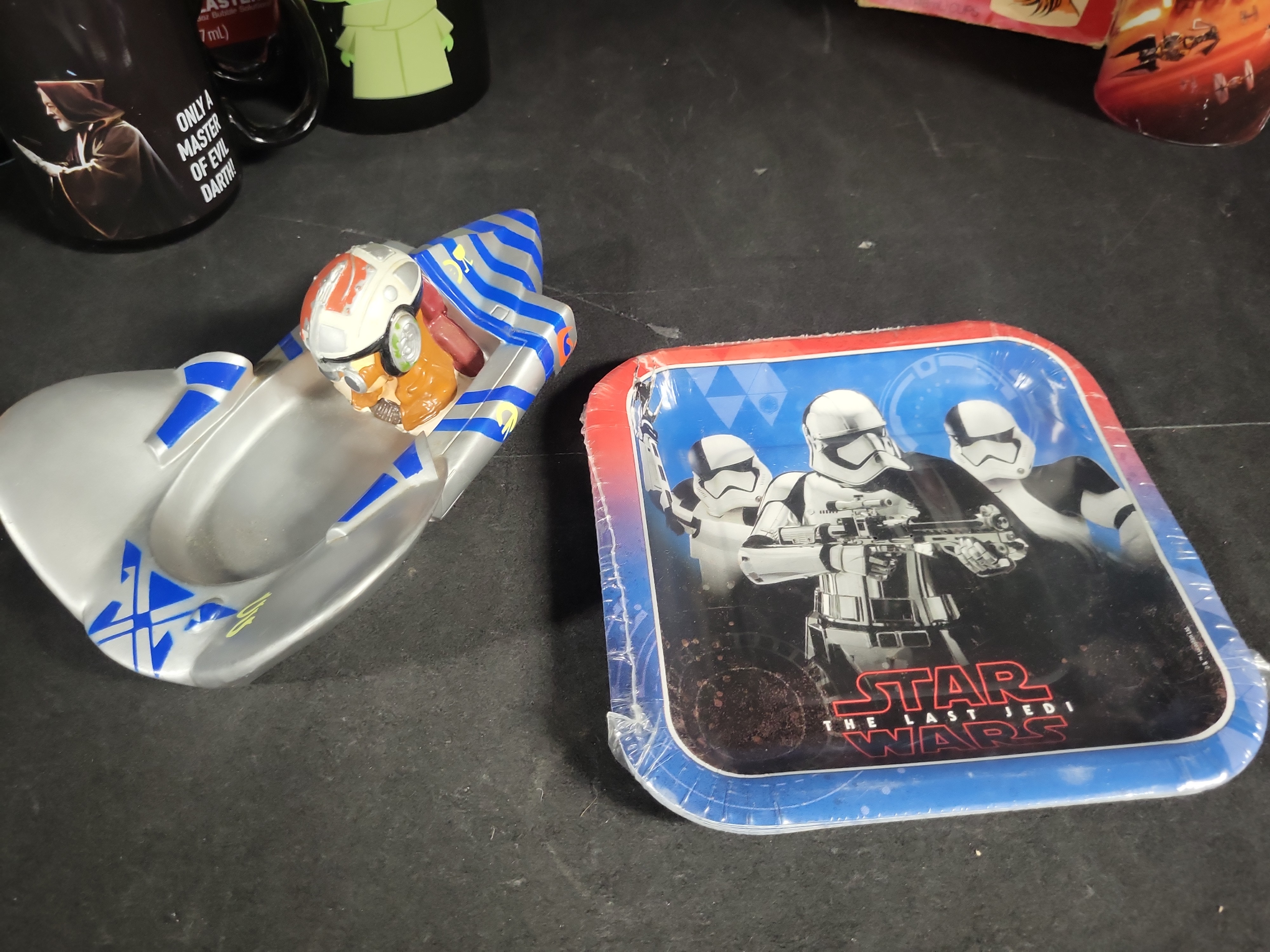 I04693 | Star Wars Collectibles and Memorabilia Assortment