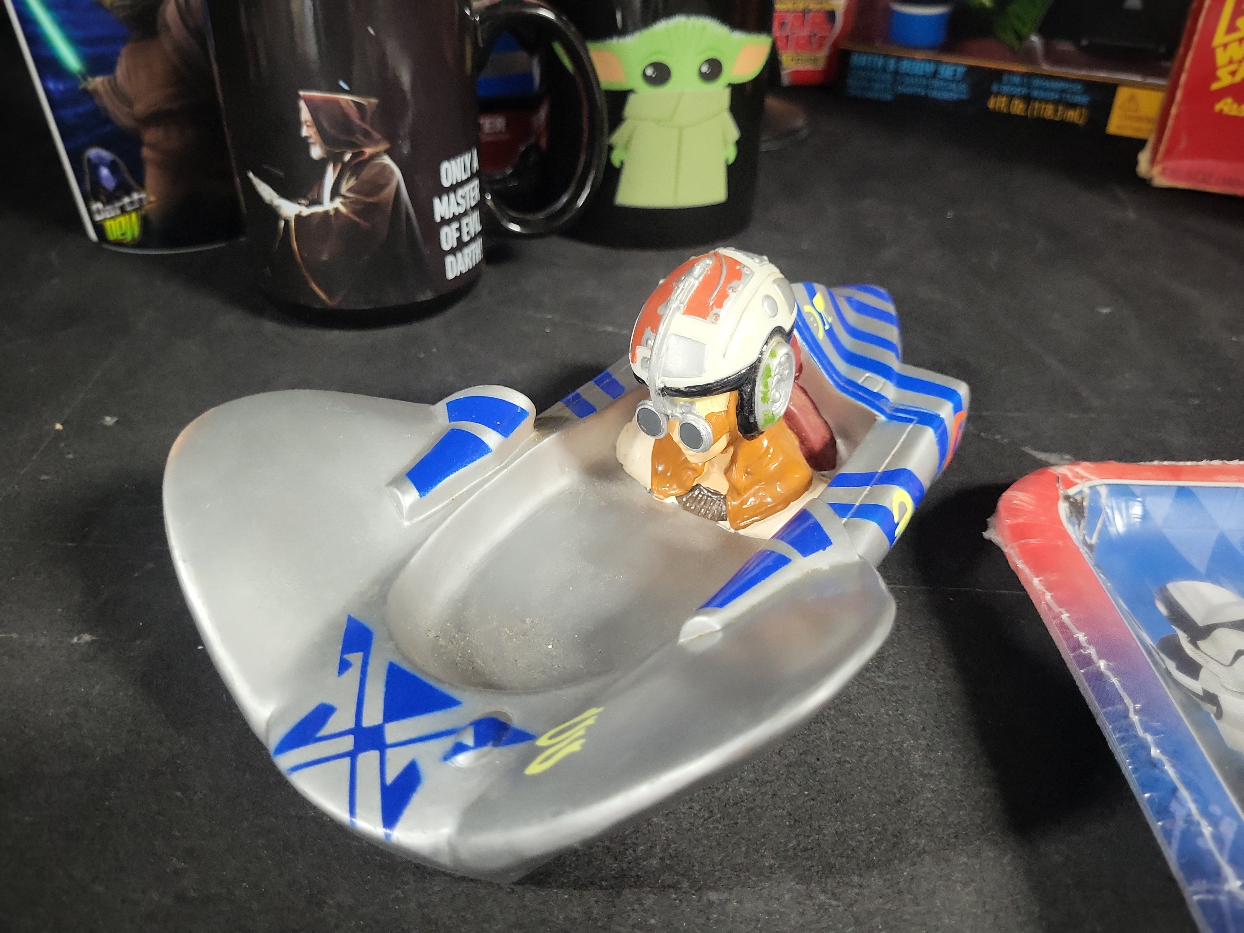 I04693 | Star Wars Collectibles and Memorabilia Assortment
