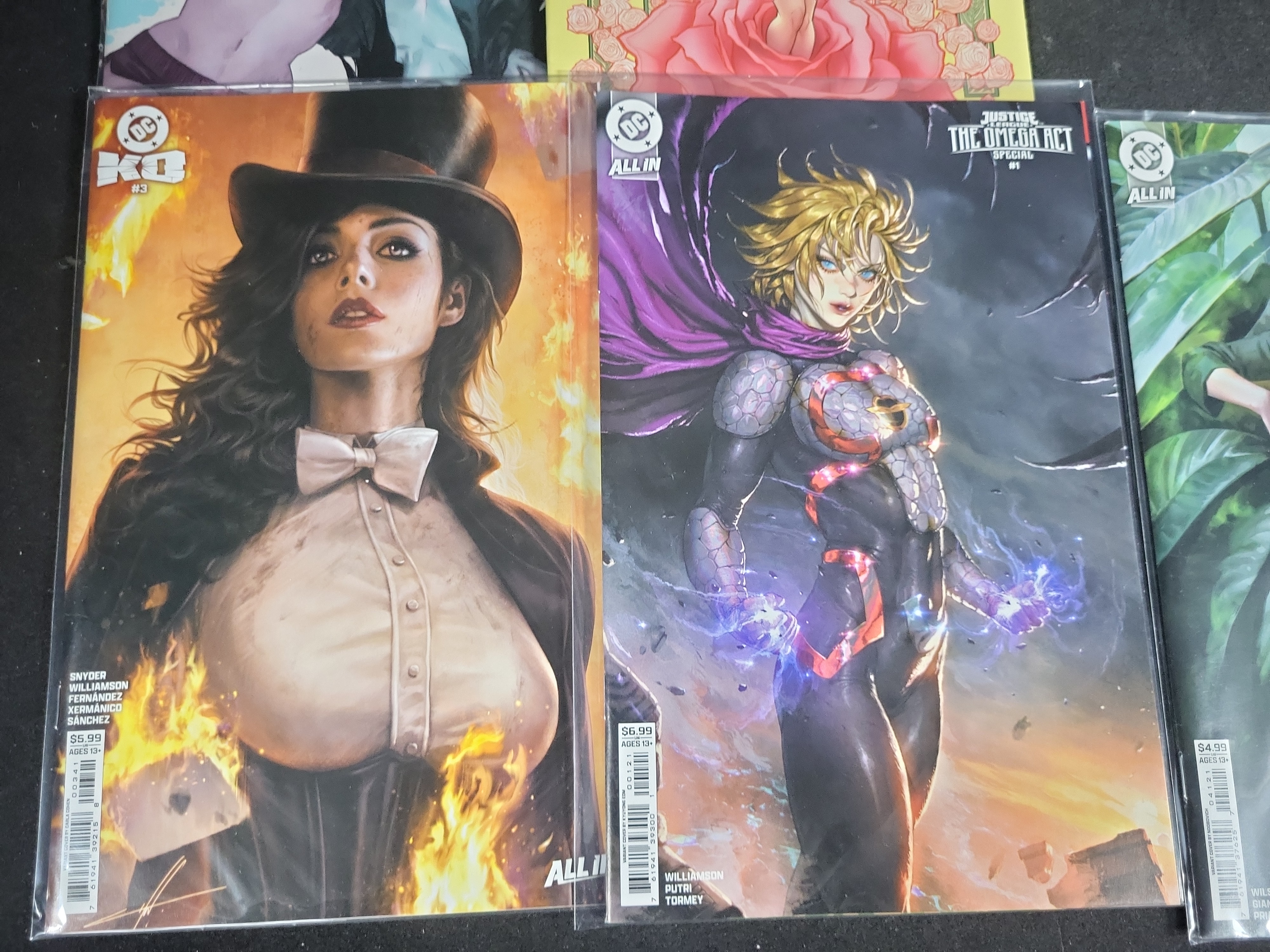 I04548 | A Collection of DC Variant Comics