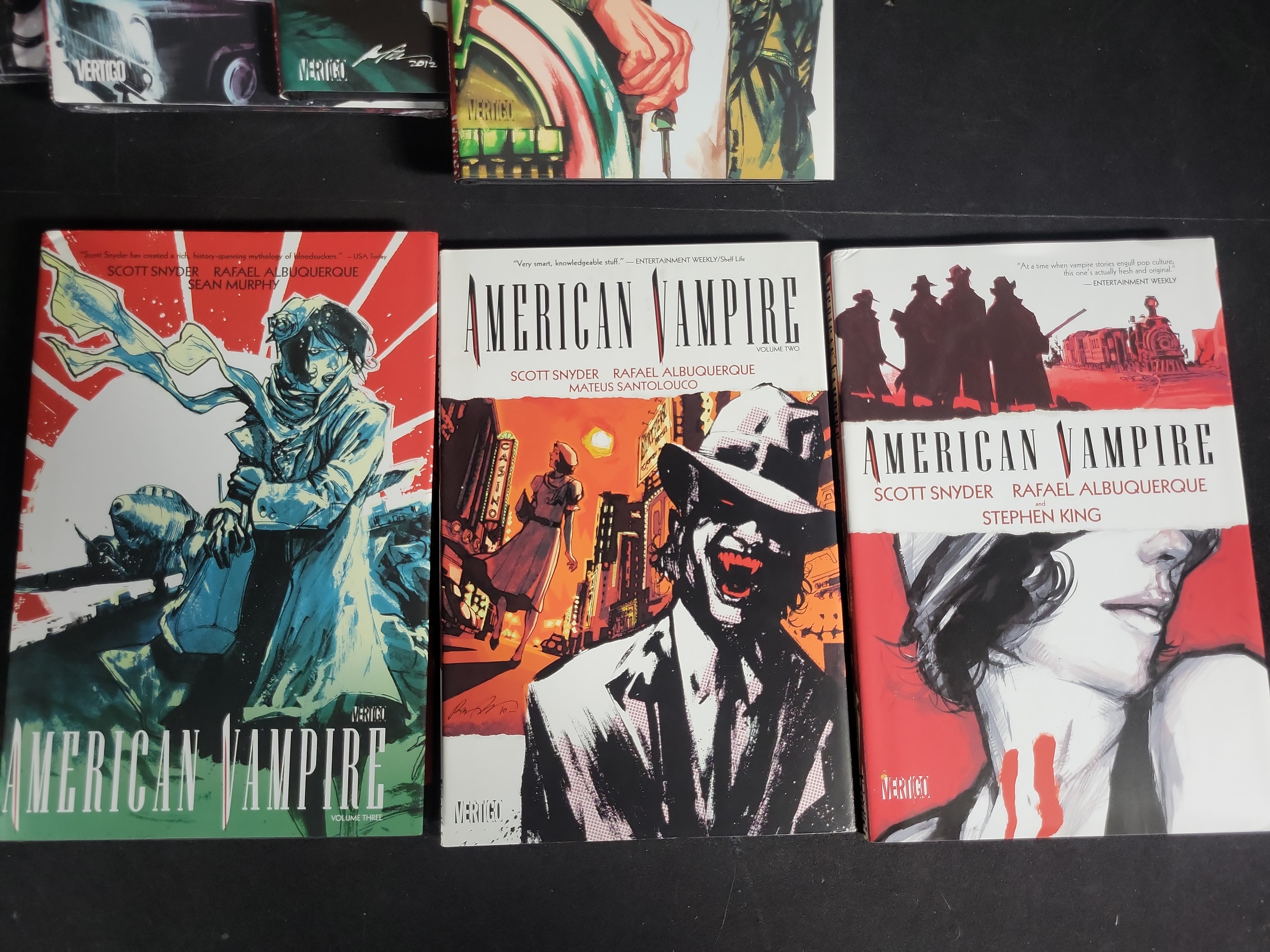 I04077 | Vertigo and Dark Horse Comic Collection