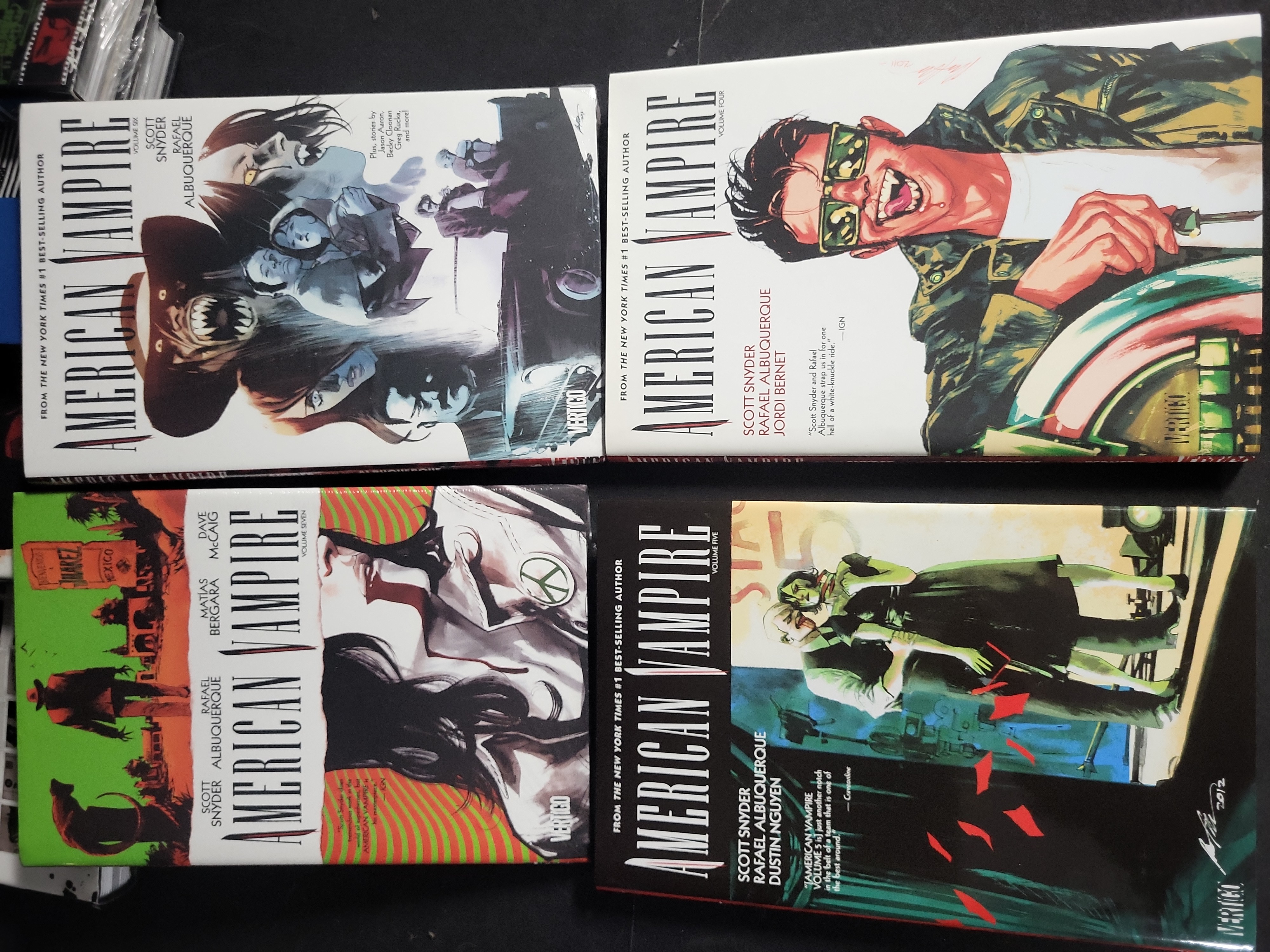 I04077 | Vertigo and Dark Horse Comic Collection