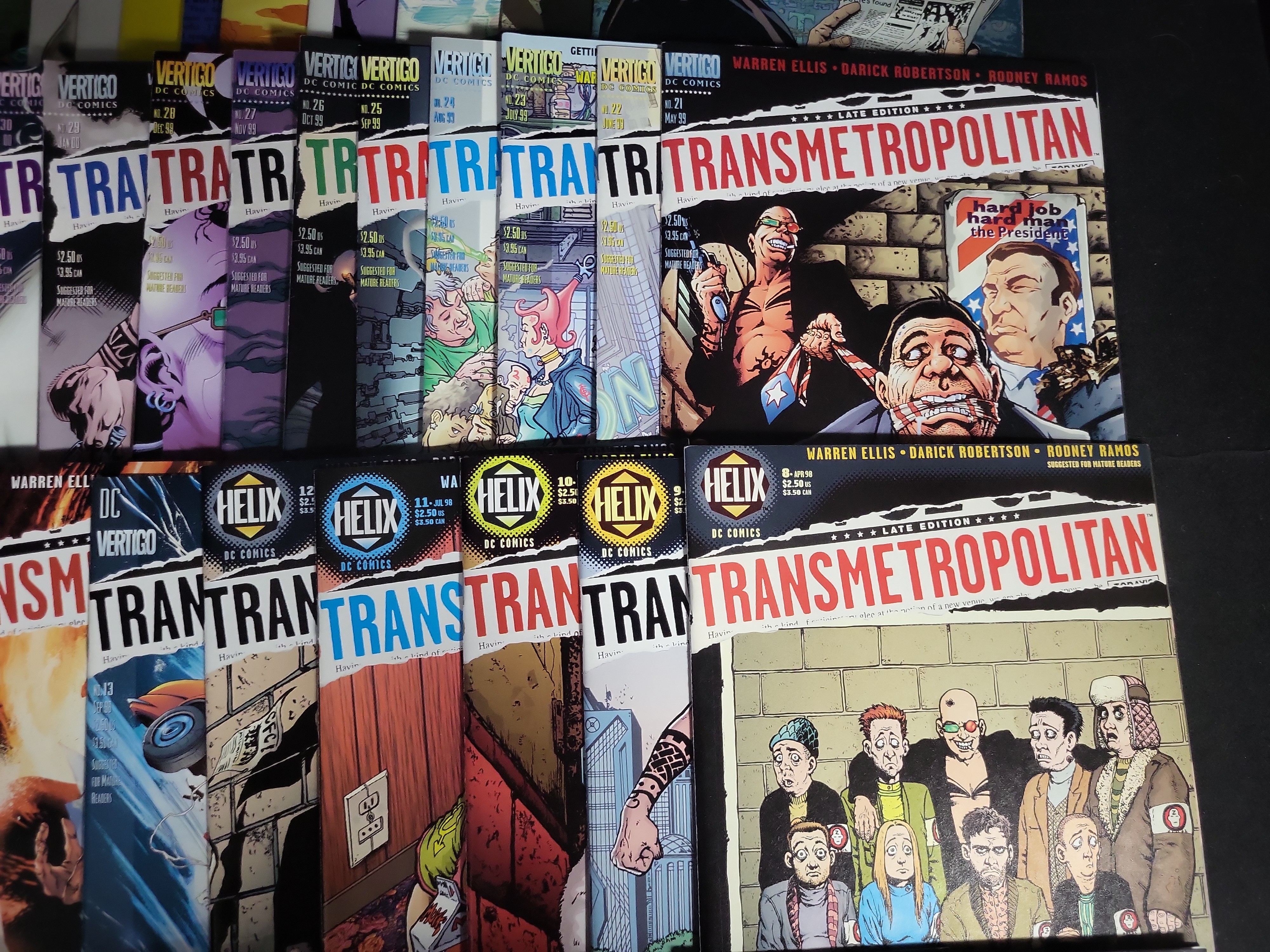 I04010 | A Collection of Transmetropolitan Comics