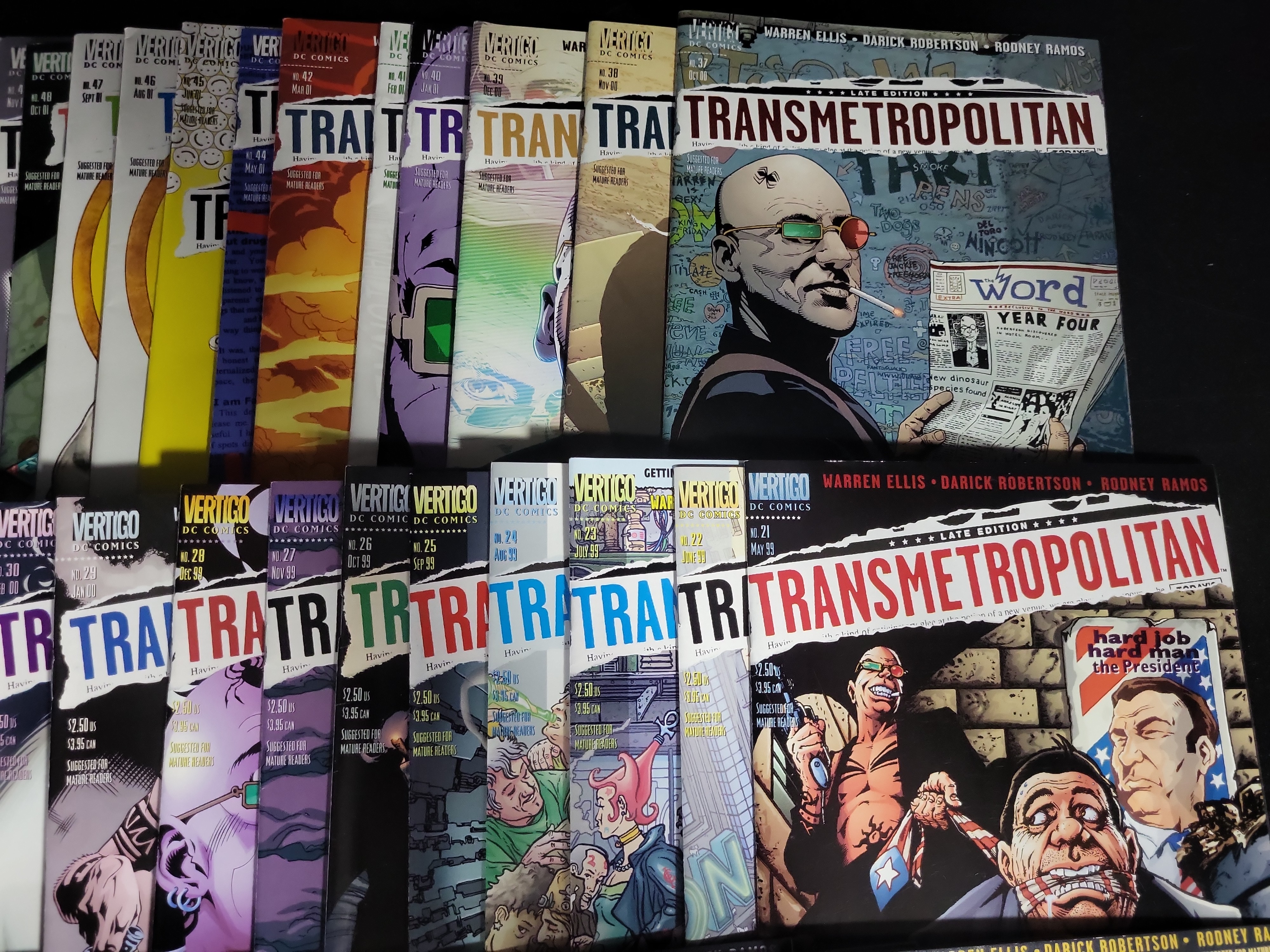 I04010 | A Collection of Transmetropolitan Comics