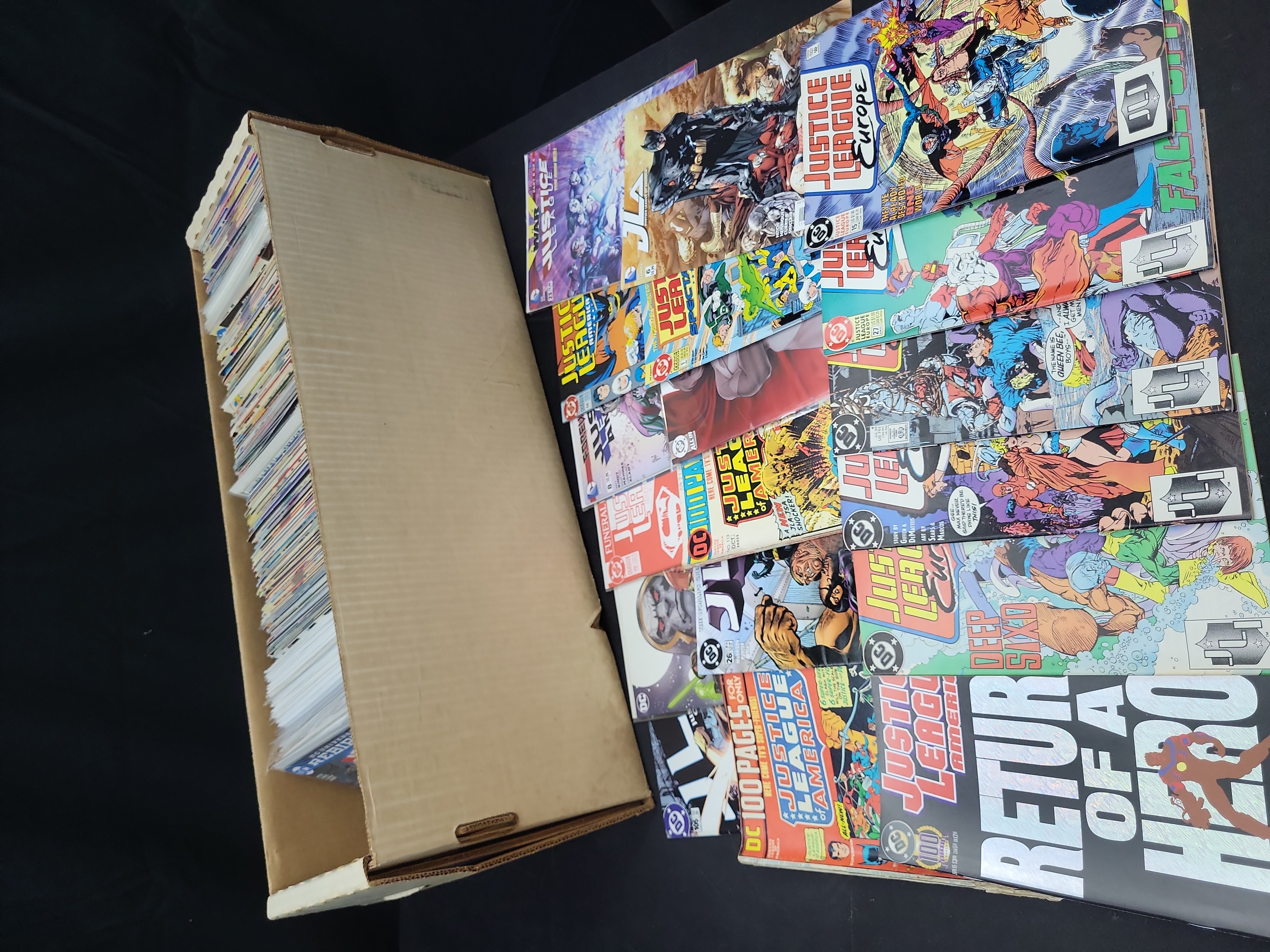 I04514 | Collection of DC Justice League Comics