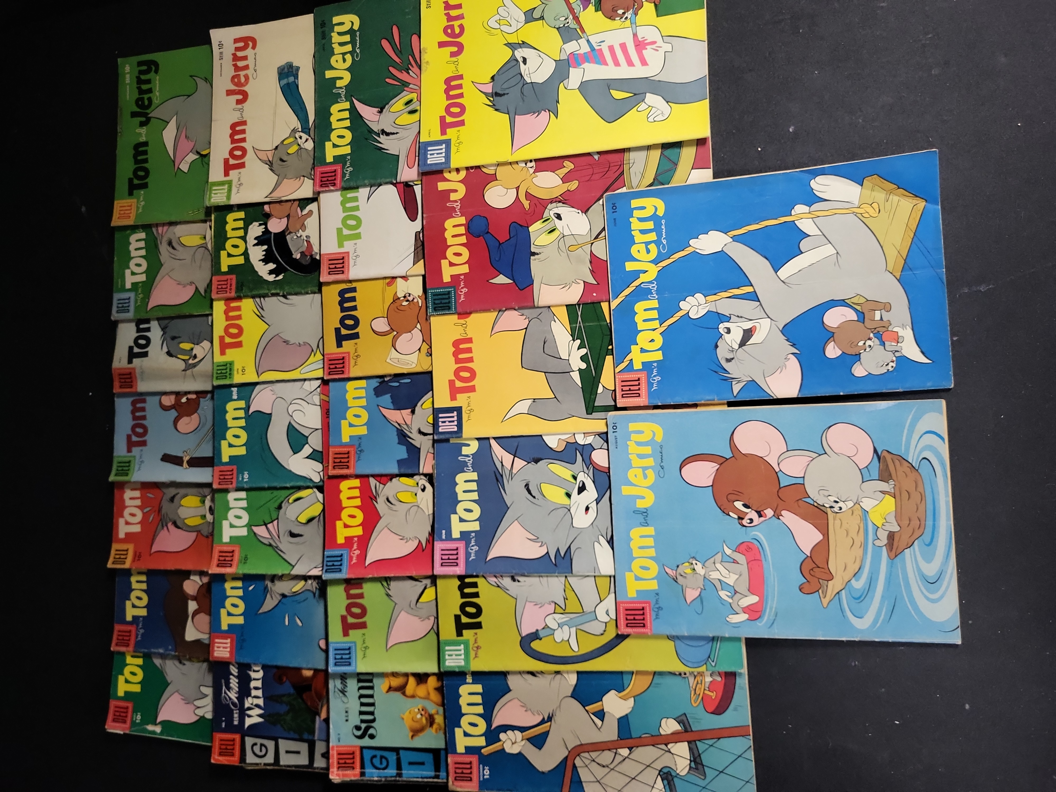 I04626 | Vintage Tom and Jerry Comic Collection