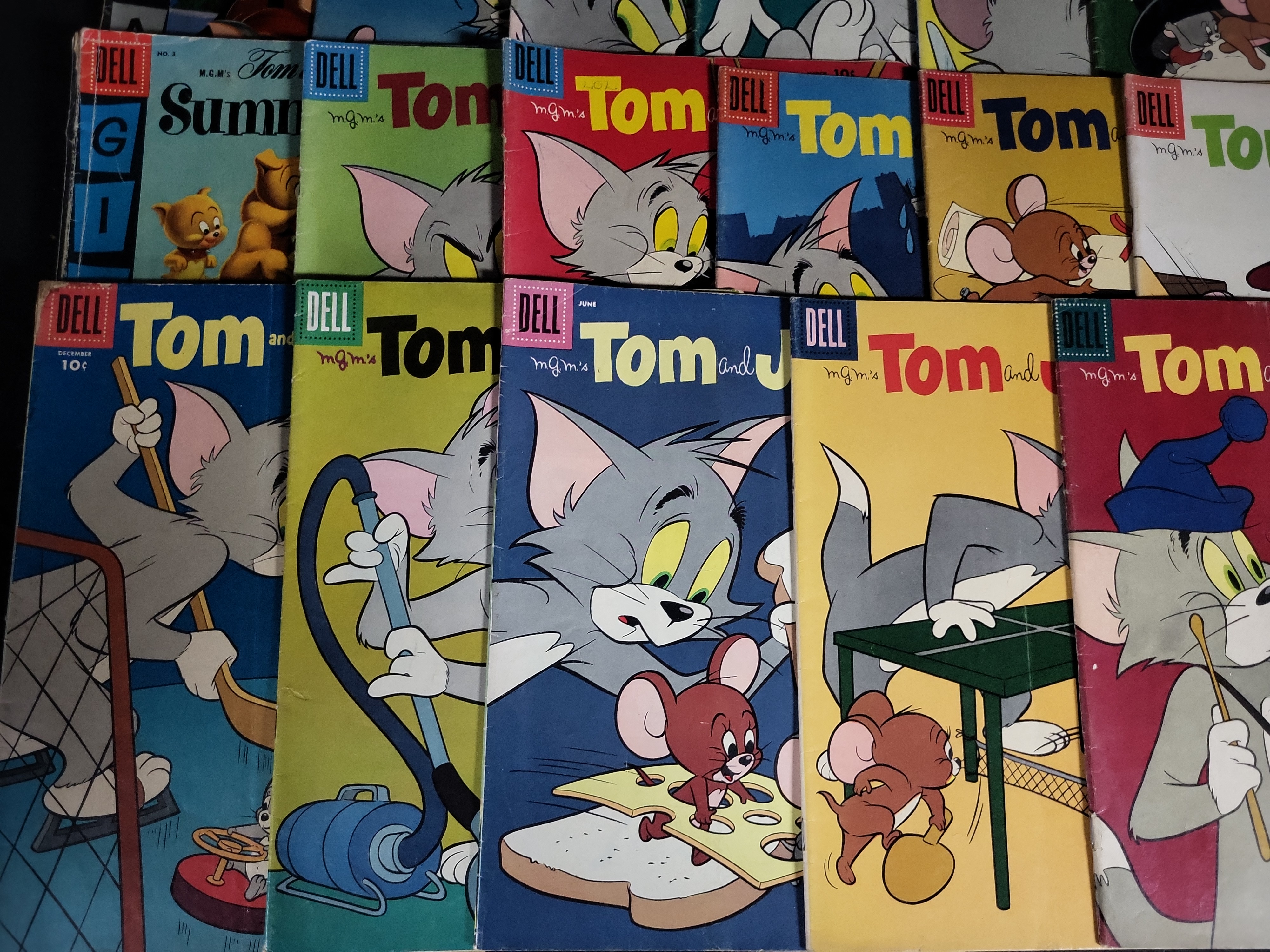 I04626 | Vintage Tom and Jerry Comic Collection