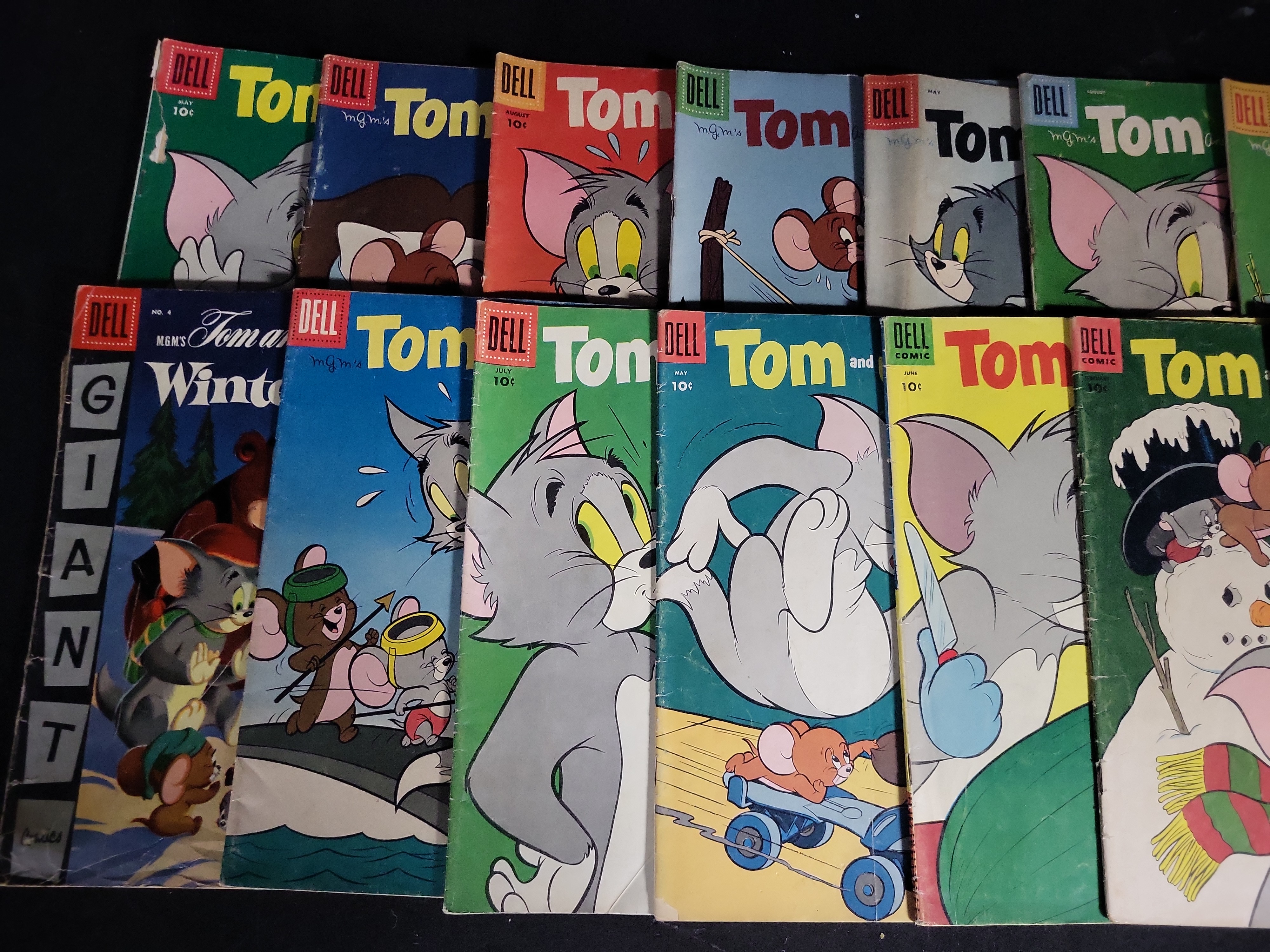 I04626 | Vintage Tom and Jerry Comic Collection