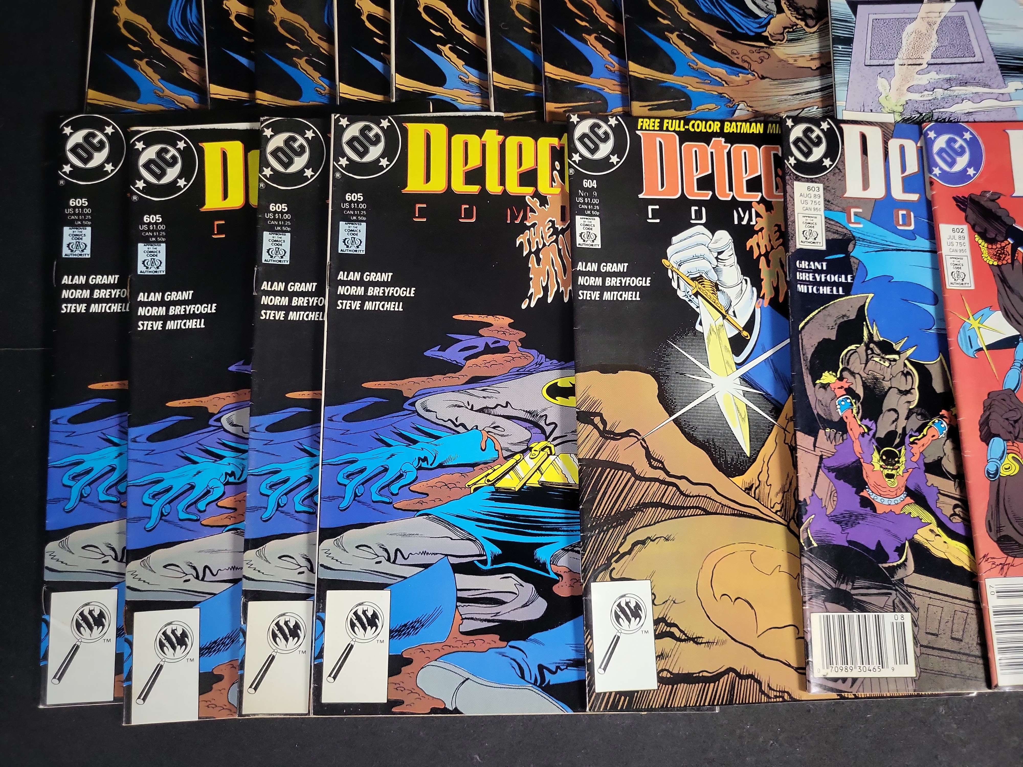 I04535 | Collection of Detective Comics Featuring Batman