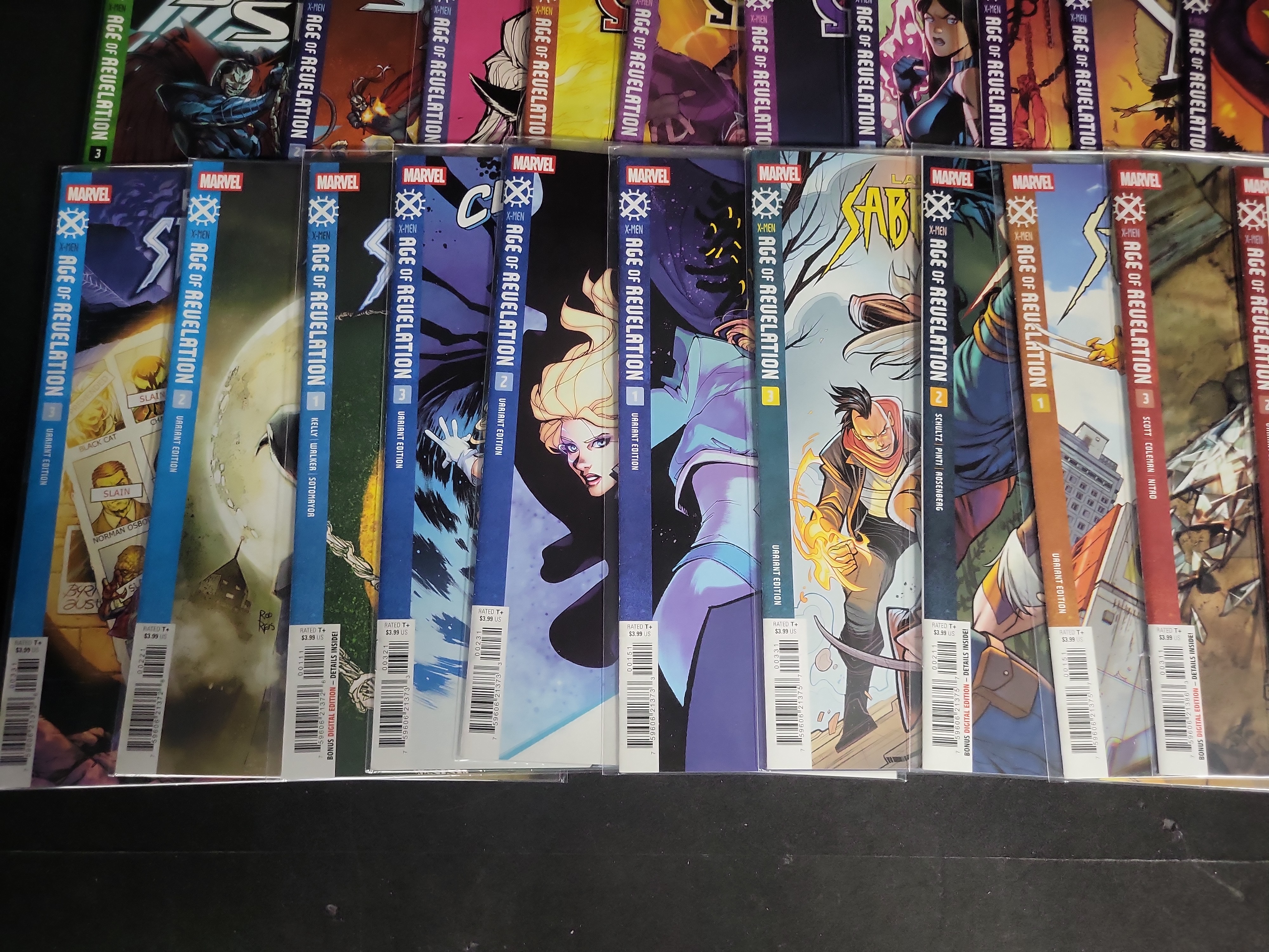 I04596 | Approximately 44 Marvel Variant Comic Books