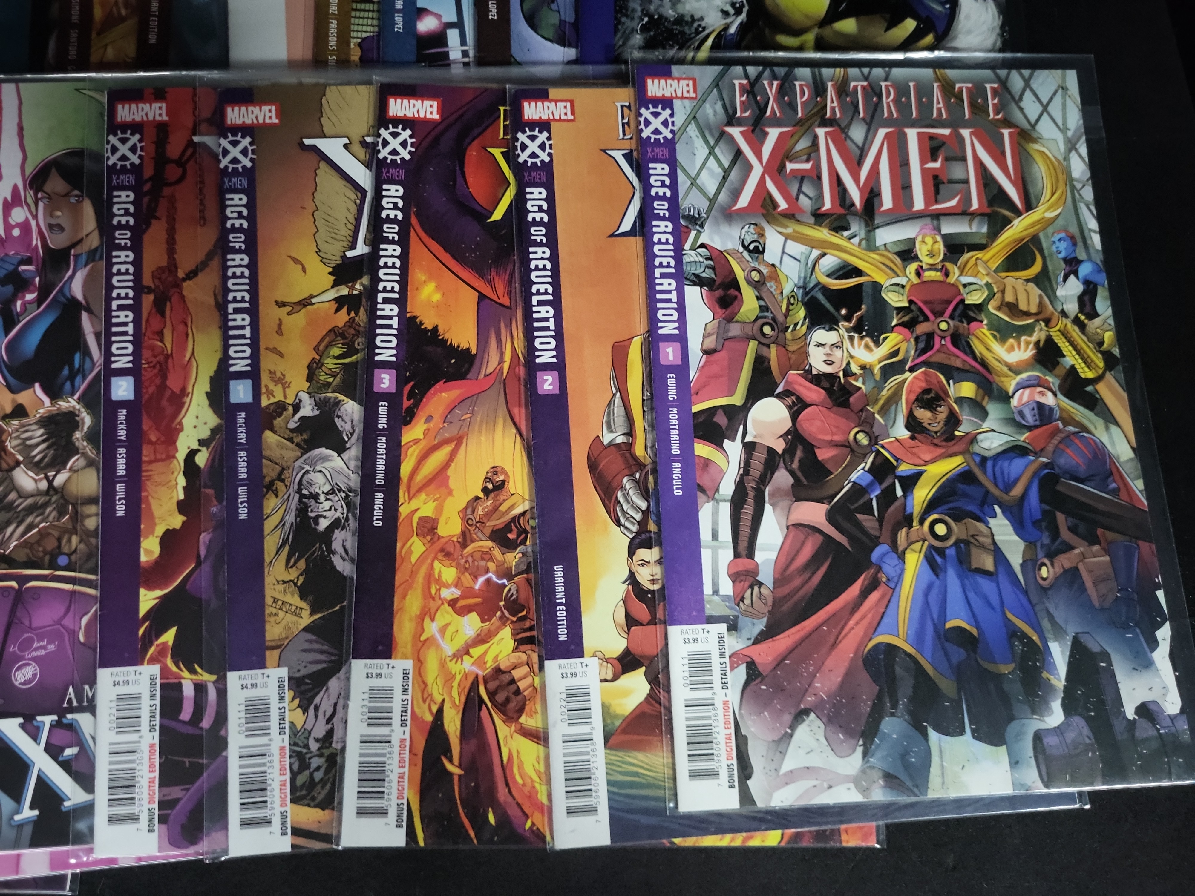 I04596 | Approximately 44 Marvel Variant Comic Books