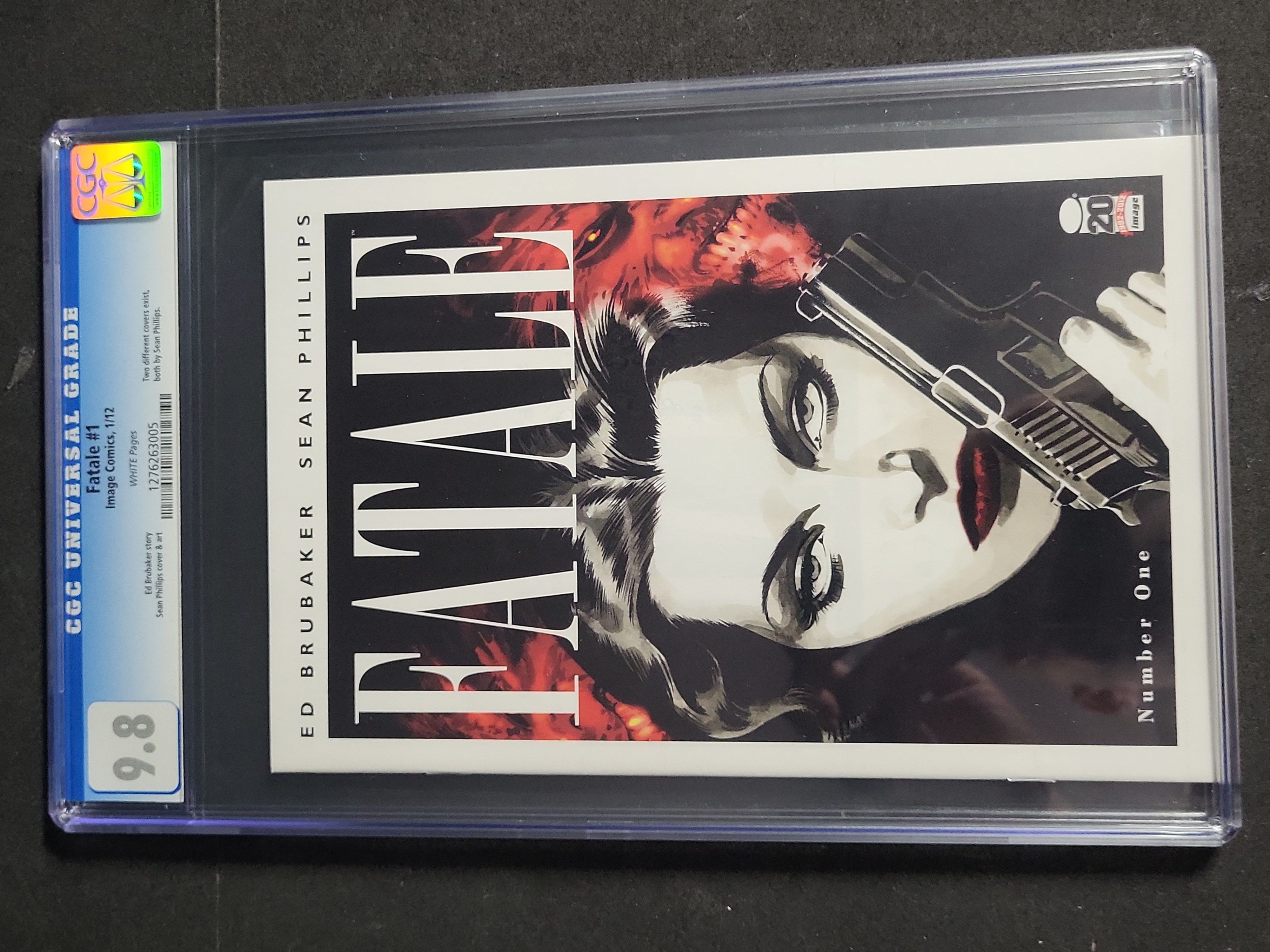 I03952 | CGC 9.8 Fatale 1 Image Comics