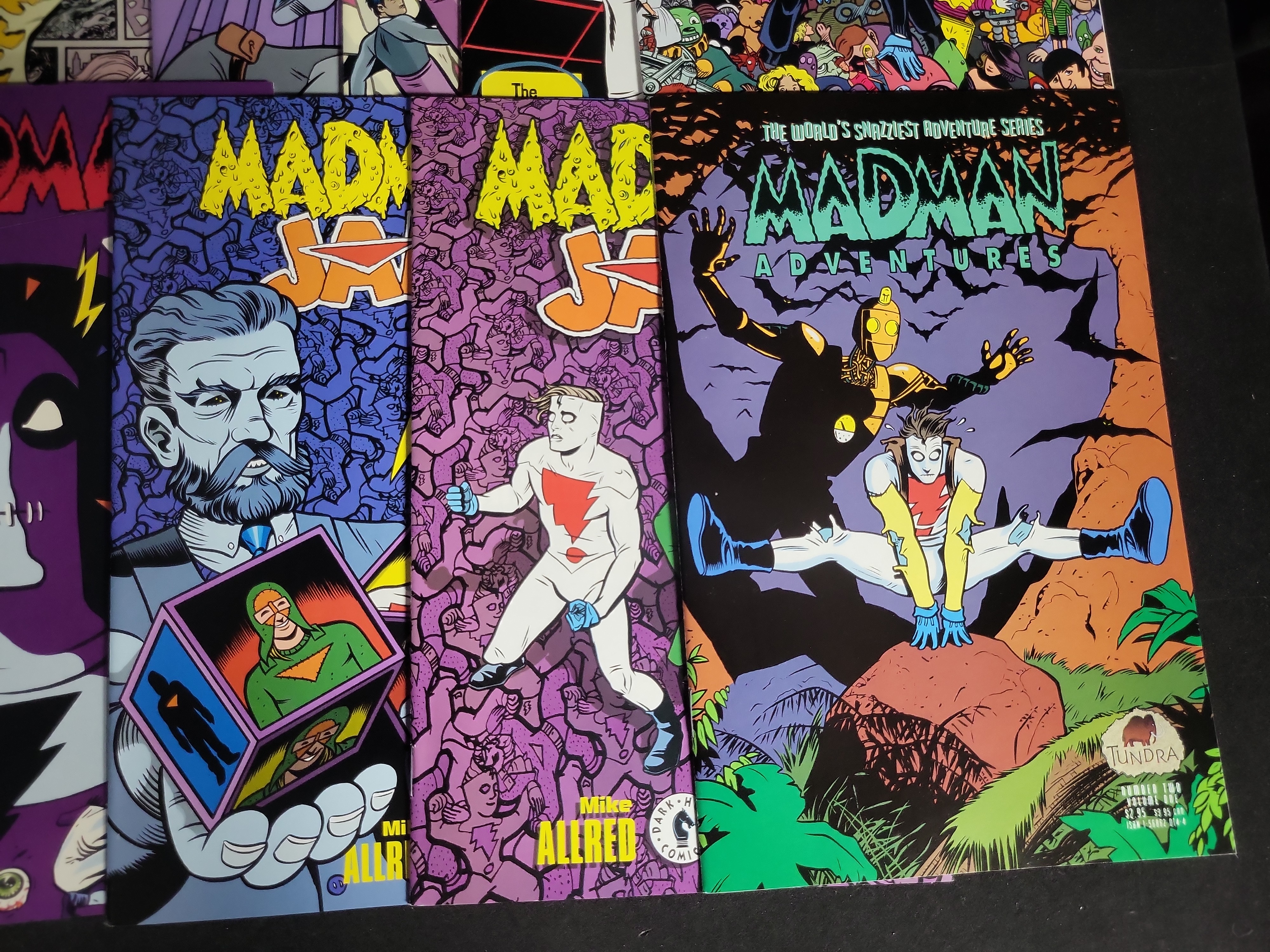 I04013 | Madman Comics Collection by Mike Allred
