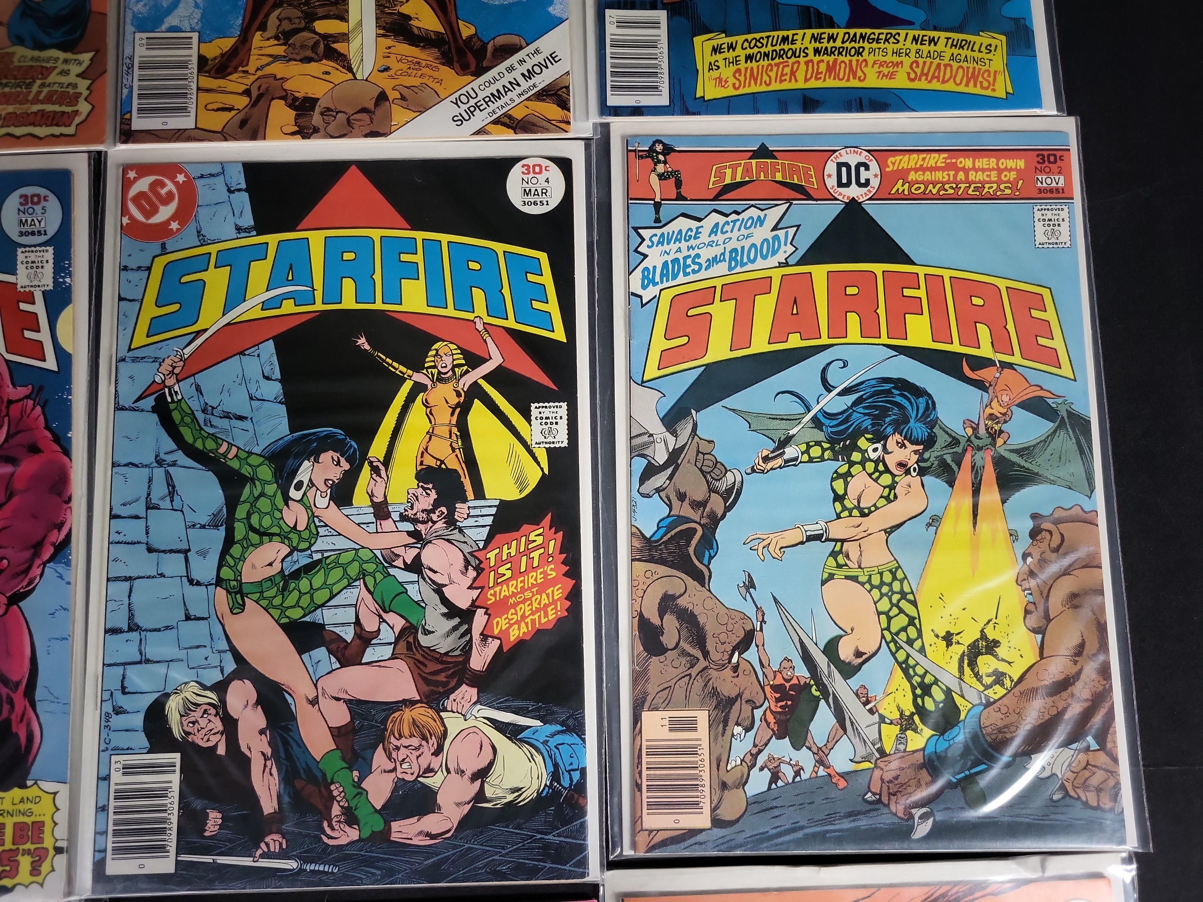 I04515 | A Set of Starfire DC Comics