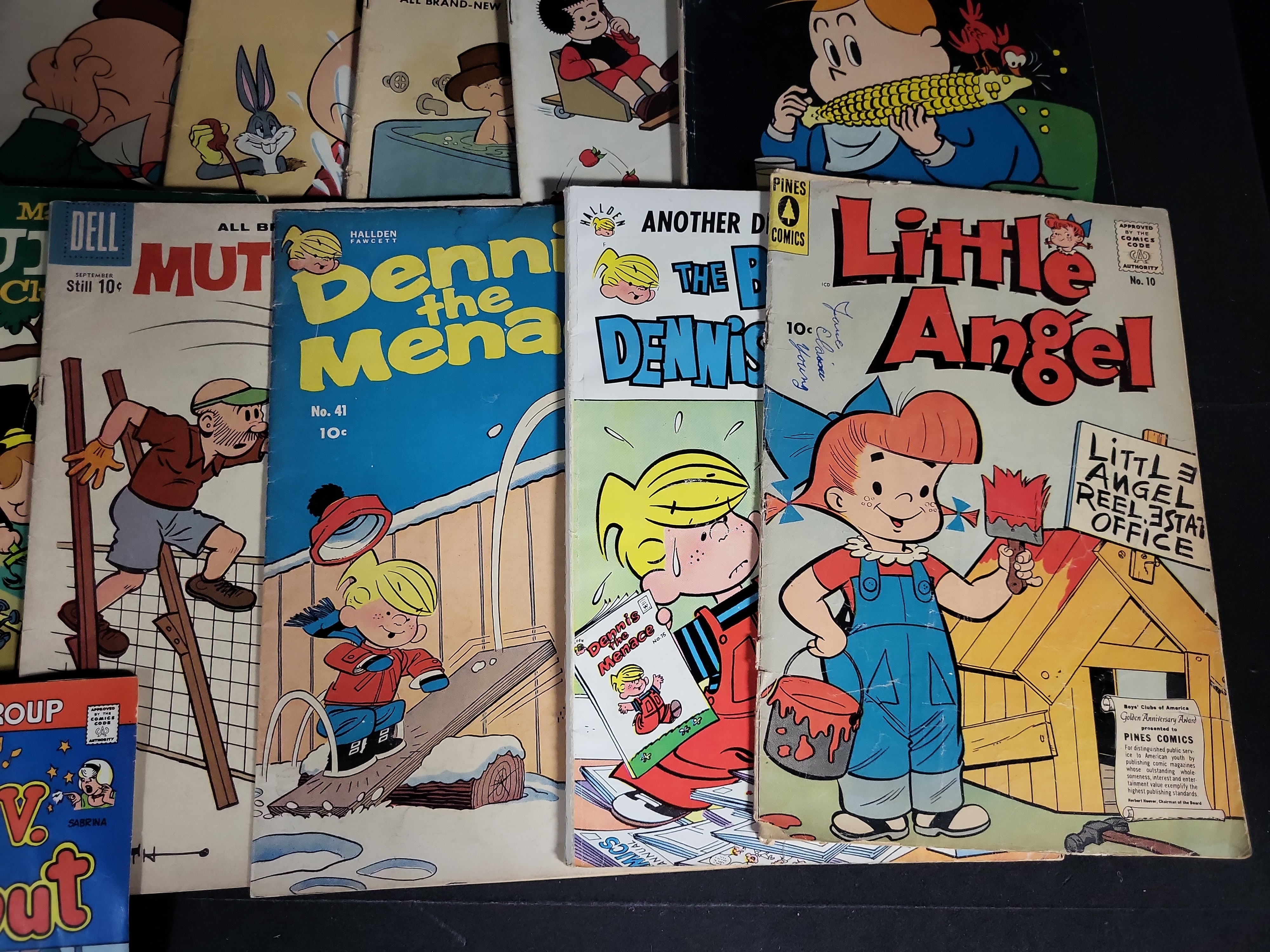 I04624 | Collection of Eighteen Vintage Comic Books