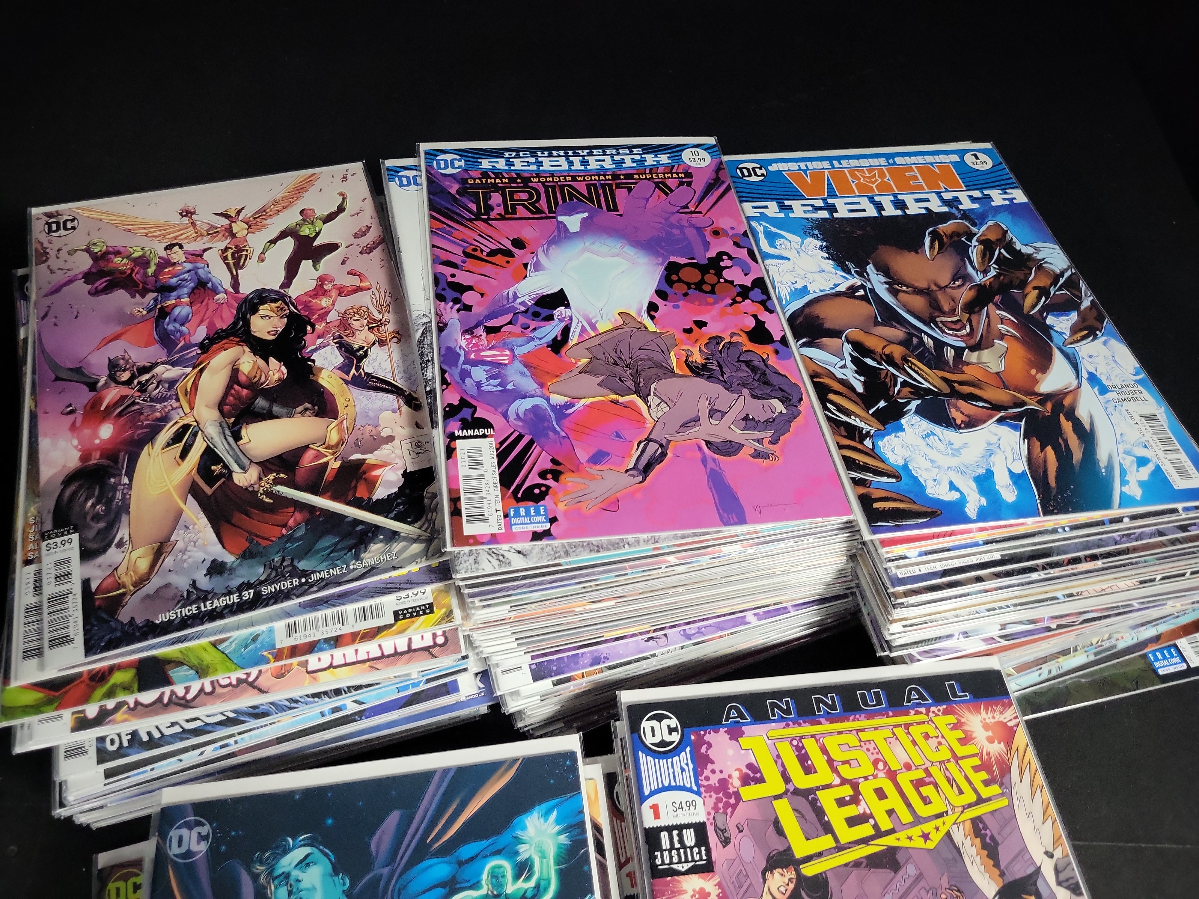 I04072 | A Collection of DC Comic Books