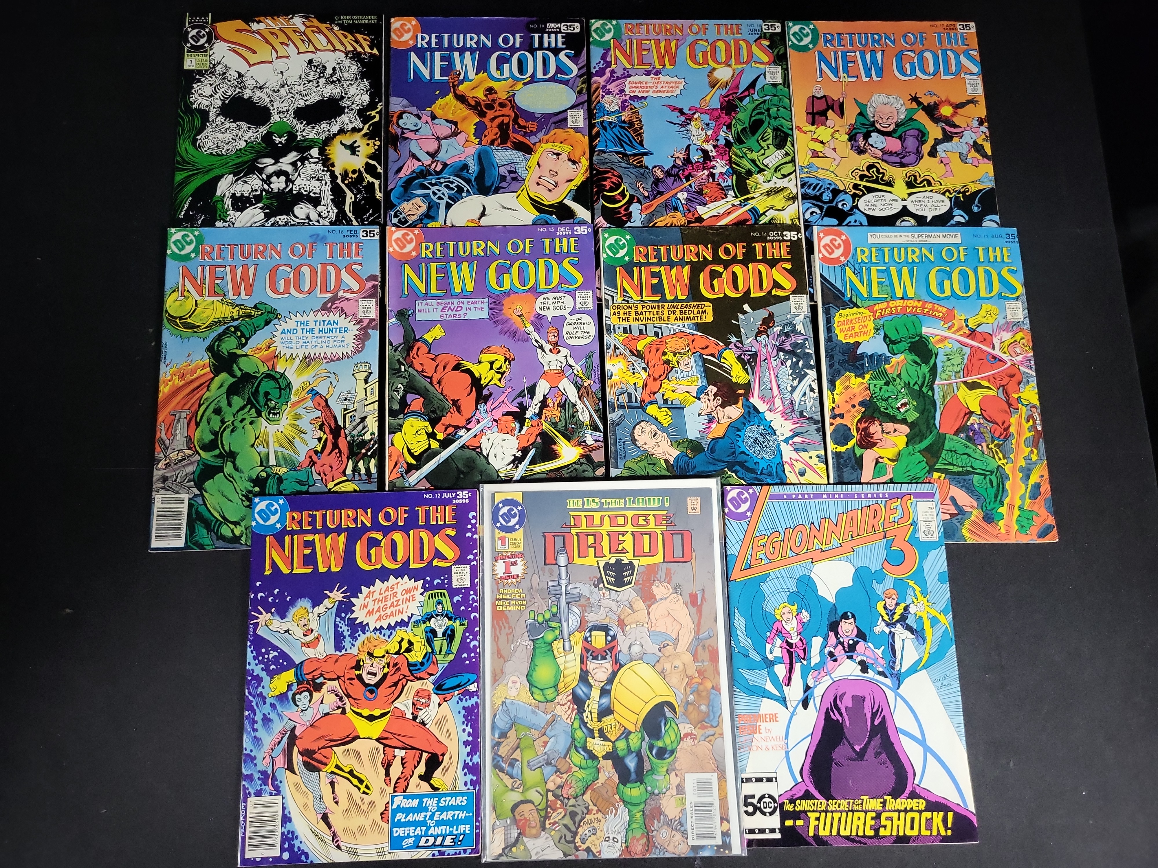 I04500 | Eleven DC Comics Issues Collection