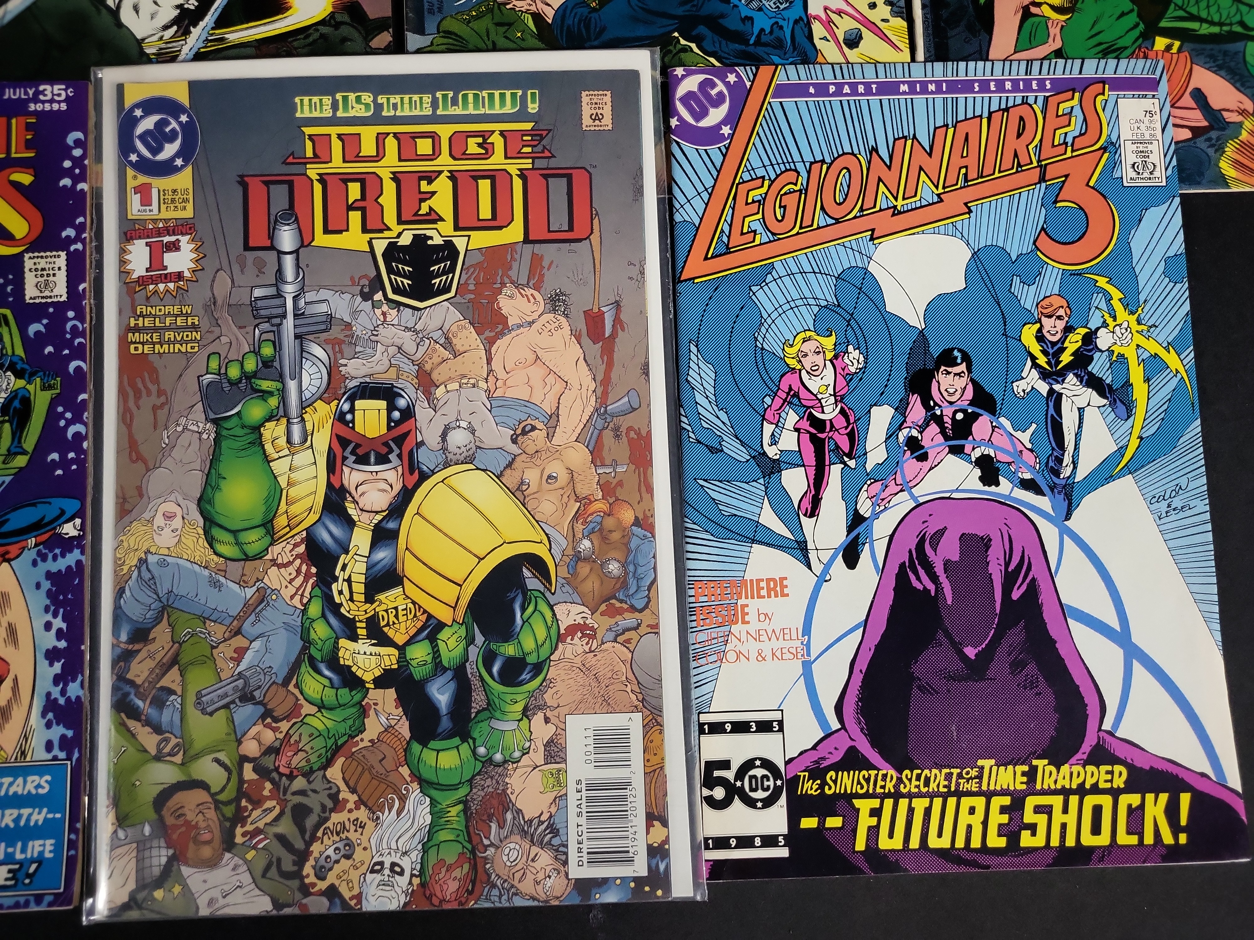 I04500 | Eleven DC Comics Issues Collection