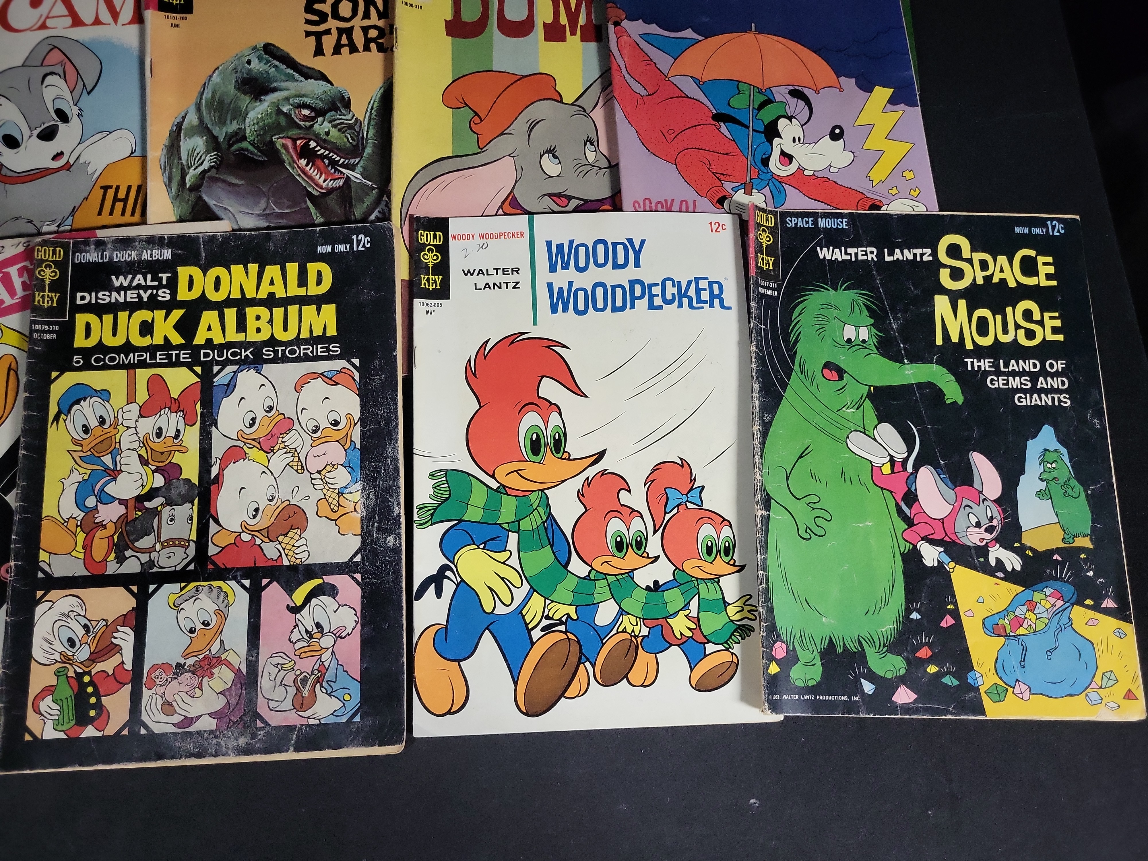 I04512 | Collection of Vintage Comics and Ephemera